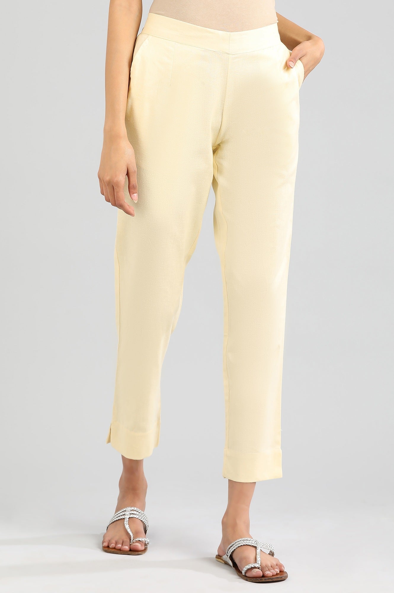 https://cdn.shopify.com/s/files/1/0776/0419/2550/files/19CRA60015-600449_2_a193572a-9c9d-433d-8a66-ac2c88ff0e8f.jpg?v=1769764504