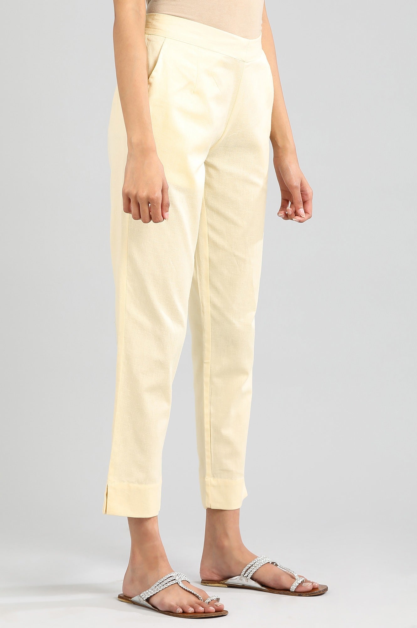 https://cdn.shopify.com/s/files/1/0776/0419/2550/files/19CRA60015-600449_4_7b8898cc-3546-4565-a9af-17a622517463.jpg?v=1769764504