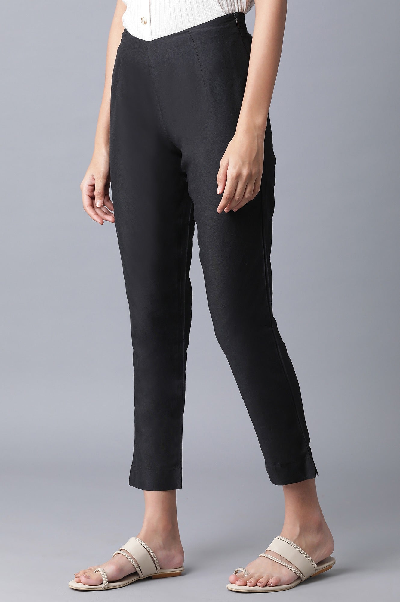 Black Solid Slim Fit Trousers
