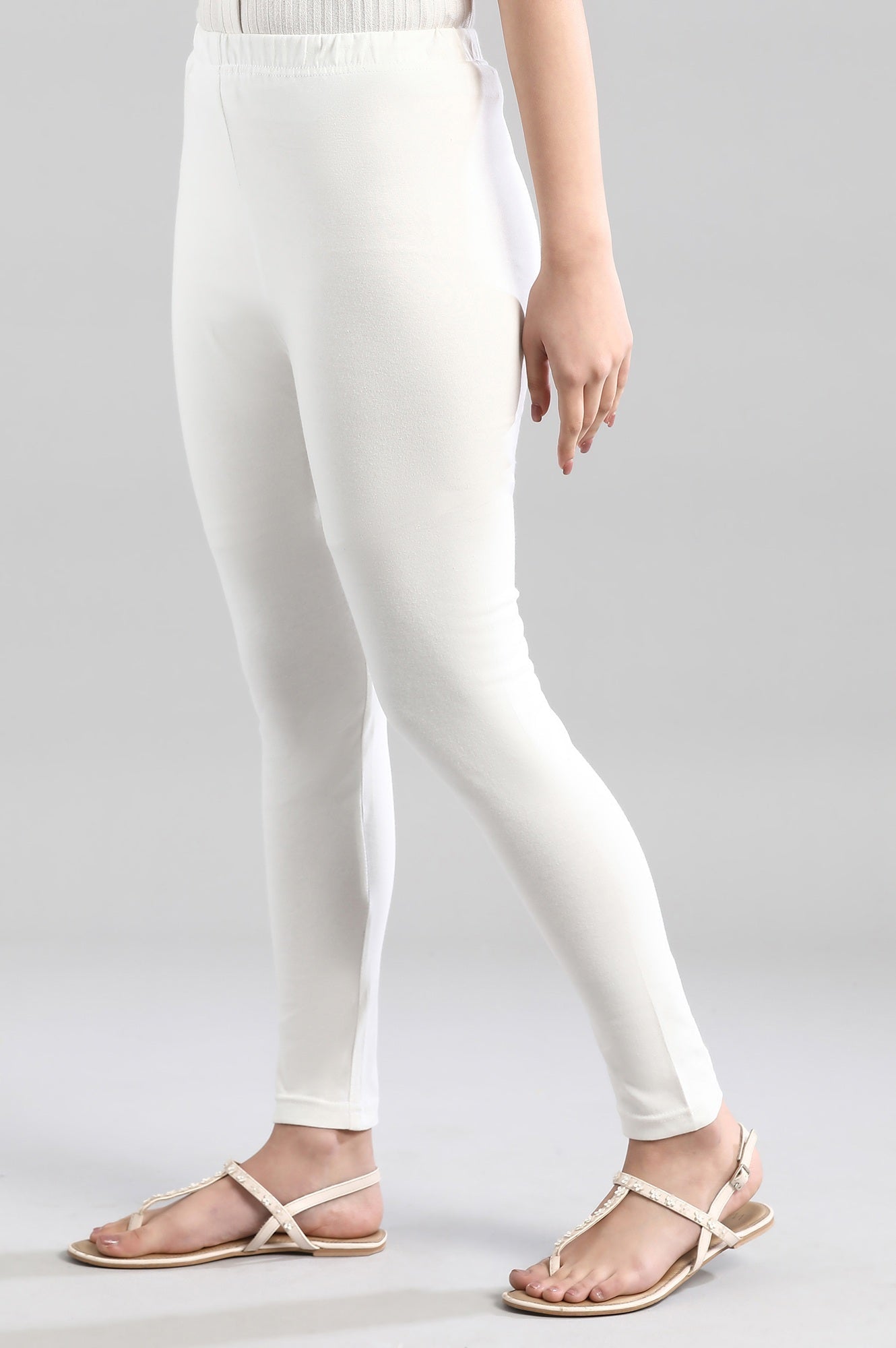 https://cdn.shopify.com/s/files/1/0776/0419/2550/files/21CRA60019-601730_3_c7145d1d-e37a-4178-904f-396b8fa5af3e.jpg?v=1769763575