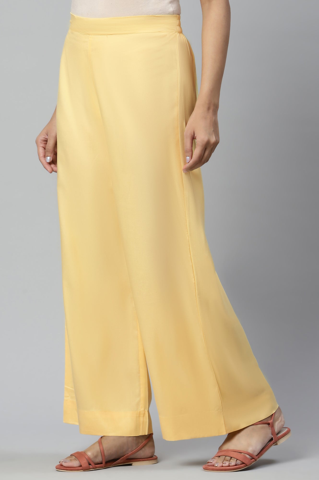 https://cdn.shopify.com/s/files/1/0776/0419/2550/files/22AUA60005-604807_3_7c050da5-934c-4a4d-848e-541dc0474b52.jpg?v=1769764127