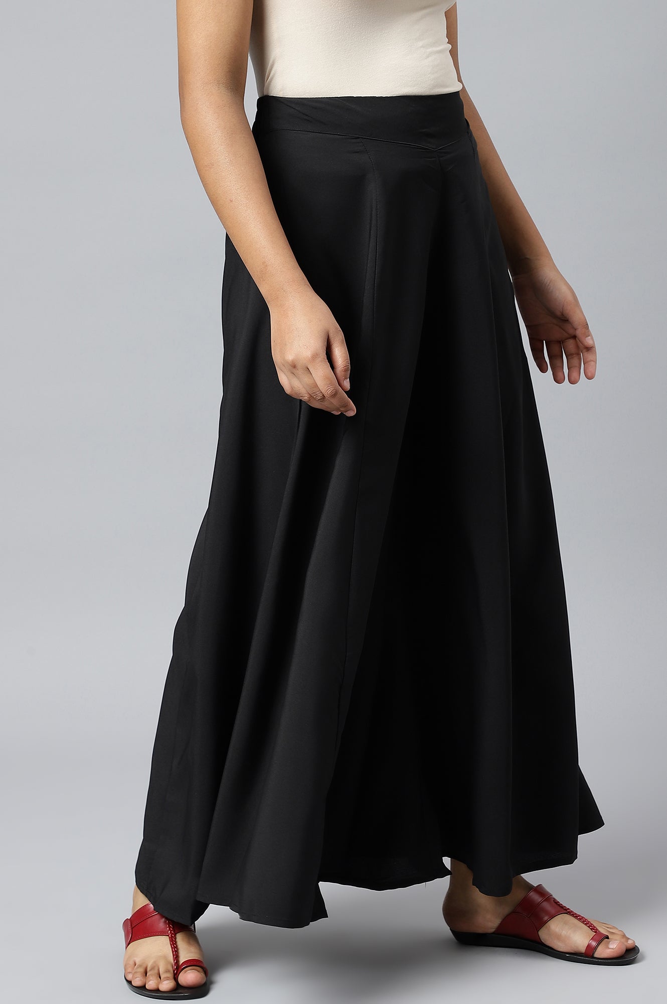 https://cdn.shopify.com/s/files/1/0776/0419/2550/files/22CRA60094-603032_3_a7e0bef1-56a6-4234-be3a-d54792613b1c.jpg?v=1769763826