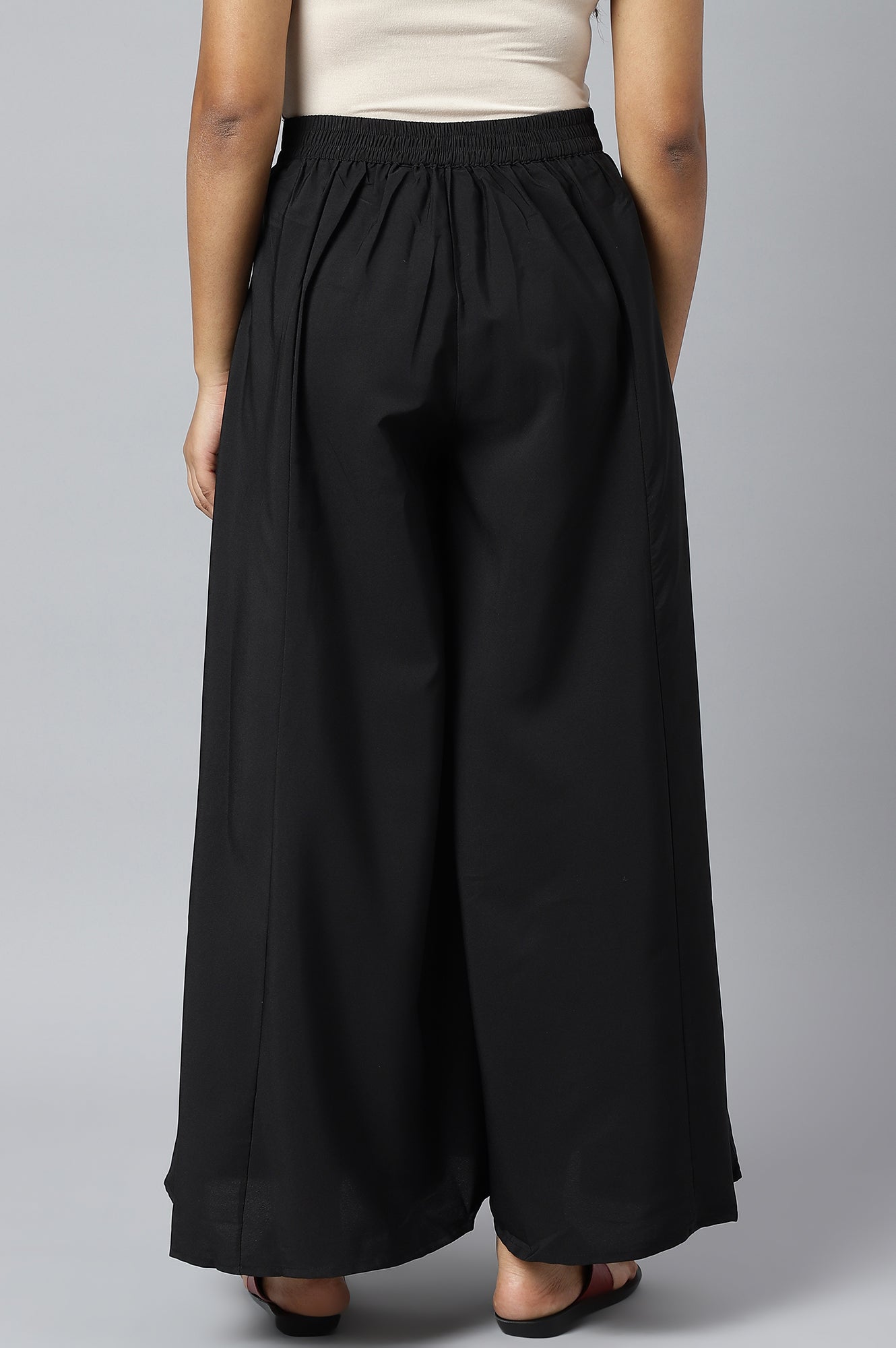 https://cdn.shopify.com/s/files/1/0776/0419/2550/files/22CRA60094-603032_4_c6c63eea-27a2-45da-9722-1a9cc088ac96.jpg?v=1769763826