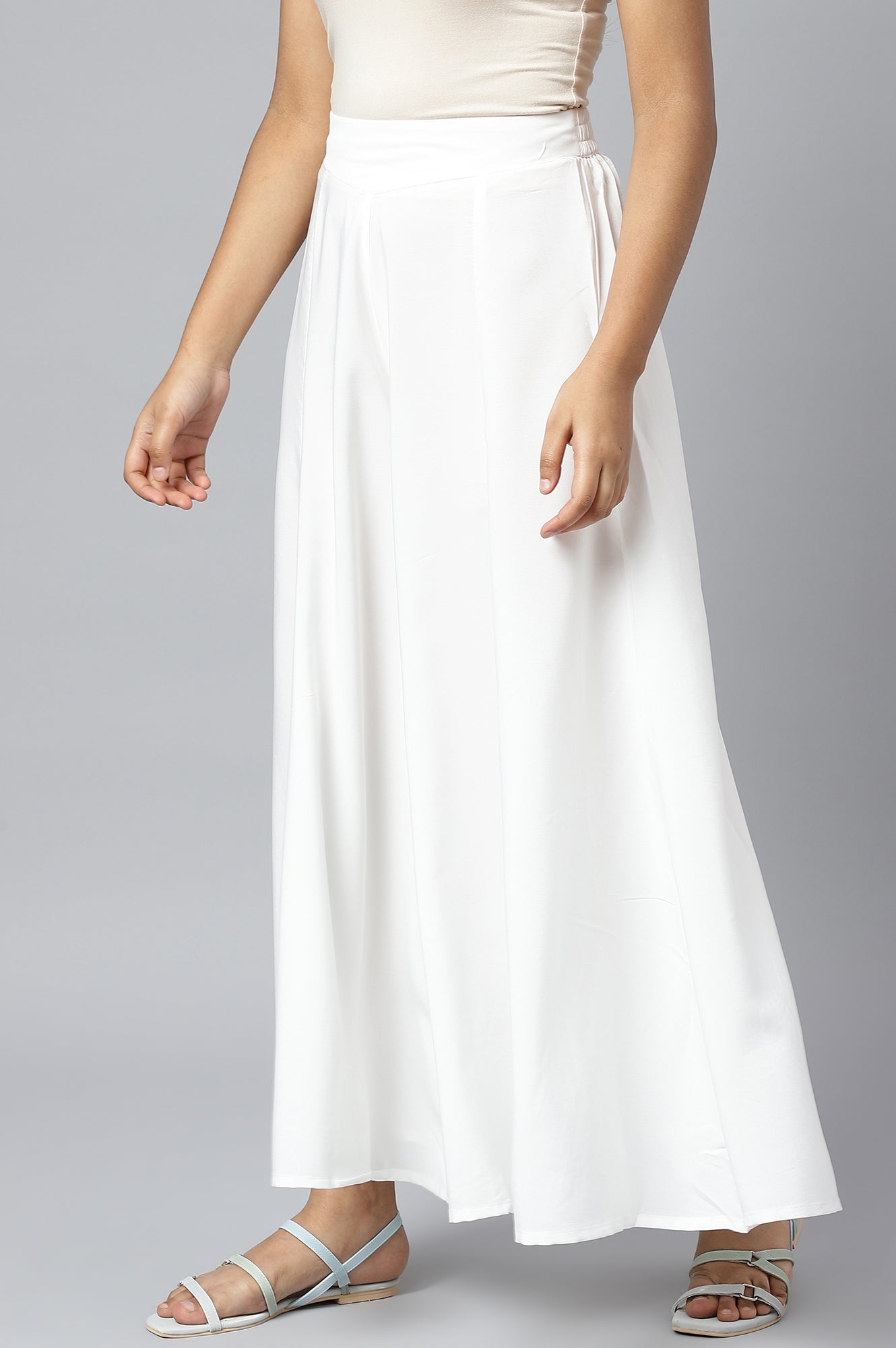 https://cdn.shopify.com/s/files/1/0776/0419/2550/files/22CRA60094-603033_2_90c65ab1-19f1-4f1d-897a-0ff03215ec8b.jpg?v=1769763562