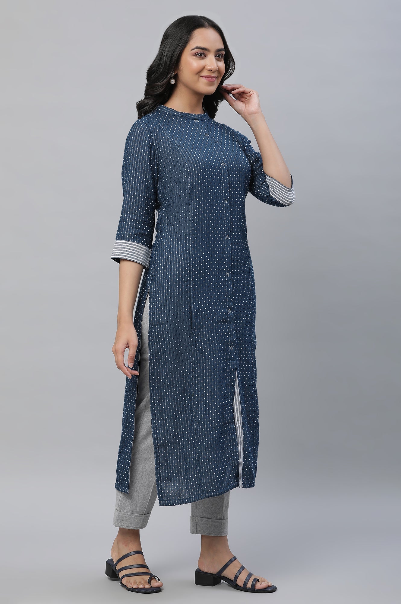 https://cdn.shopify.com/s/files/1/0776/0419/2550/files/23AUA14454-702449_5.jpg?v=1769757738