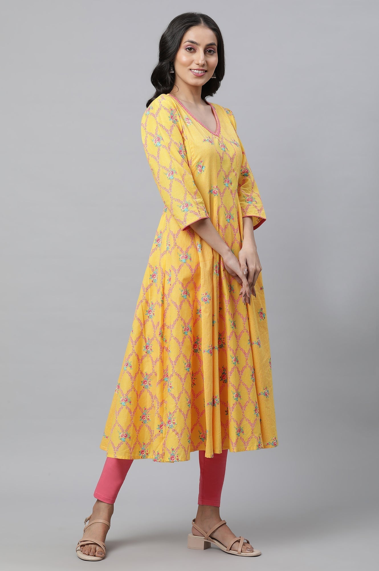 https://cdn.shopify.com/s/files/1/0776/0419/2550/files/23AUA14498-507458_5_20266480-2e02-4dbf-8e88-644eb24f7638.jpg?v=1769759137