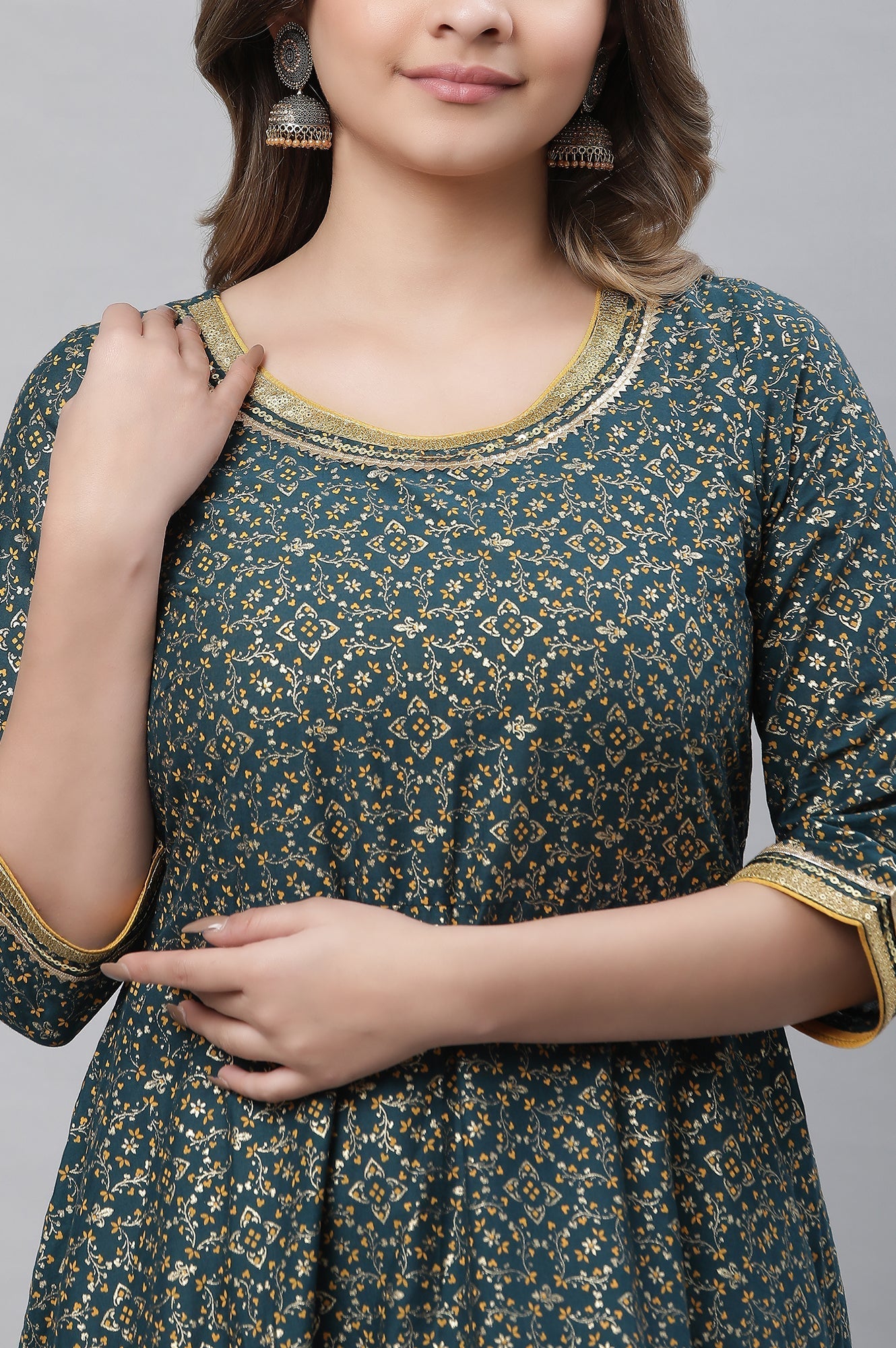 https://cdn.shopify.com/s/files/1/0776/0419/2550/files/23AUA14540-507312_6.jpg?v=1769753451