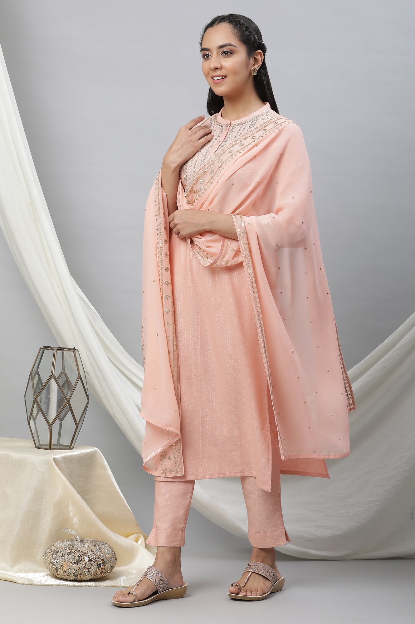 https://cdn.shopify.com/s/files/1/0776/0419/2550/files/23AUAS14229-704560_1_c0f7b282-38bf-4eaa-a081-92b621506ea1.jpg?v=1769750184