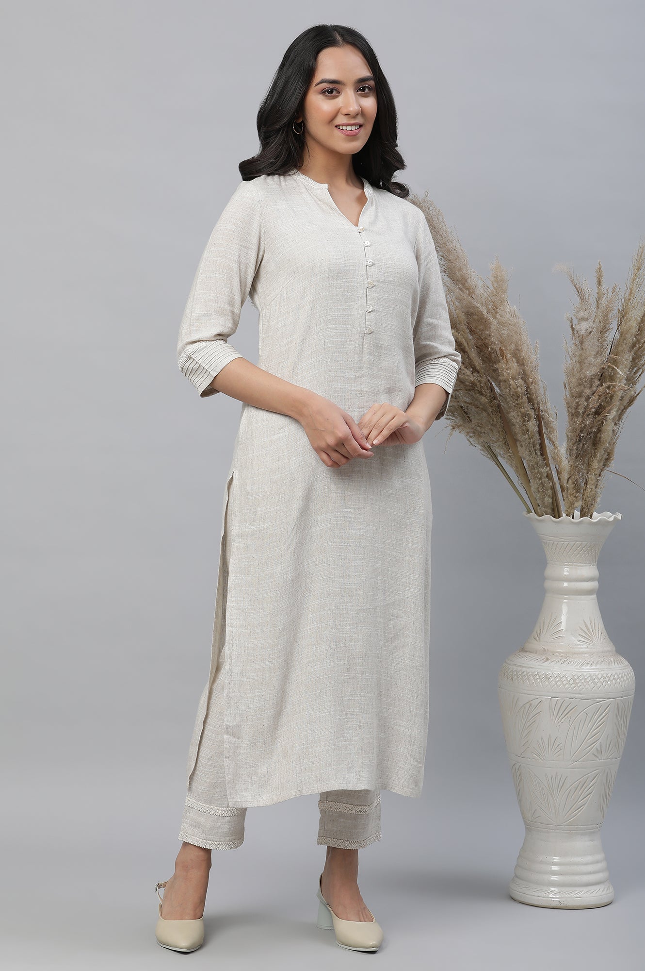https://cdn.shopify.com/s/files/1/0776/0419/2550/files/23AUAS14315-704174_1_8a4543cb-9e13-46a7-80ef-d40e95bdae34.jpg?v=1769750754