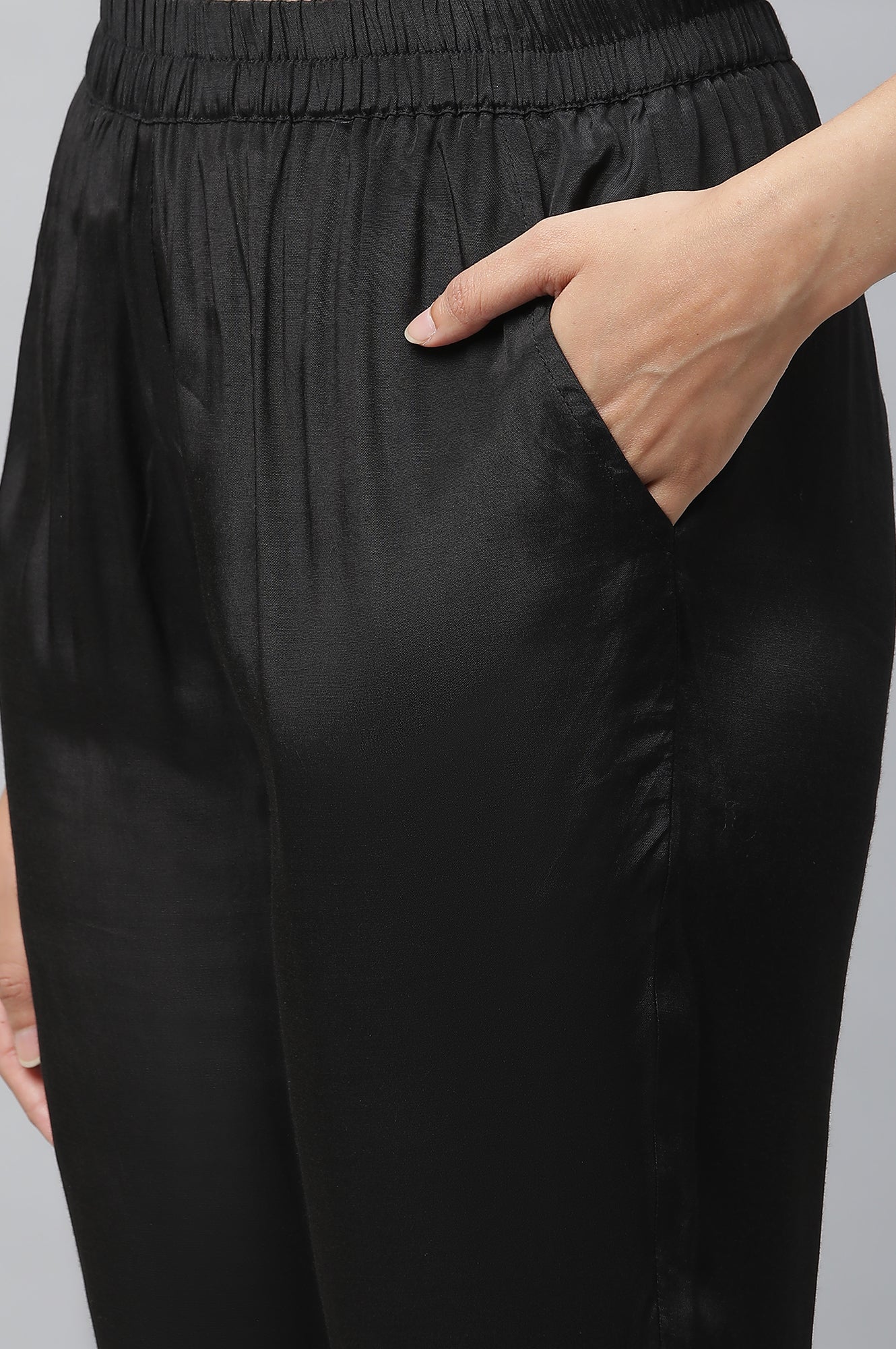 https://cdn.shopify.com/s/files/1/0776/0419/2550/files/23AUAS14443-606162_10_0ae658f8-ccdf-4b80-ba7f-1d39262264b3.jpg?v=1769749043