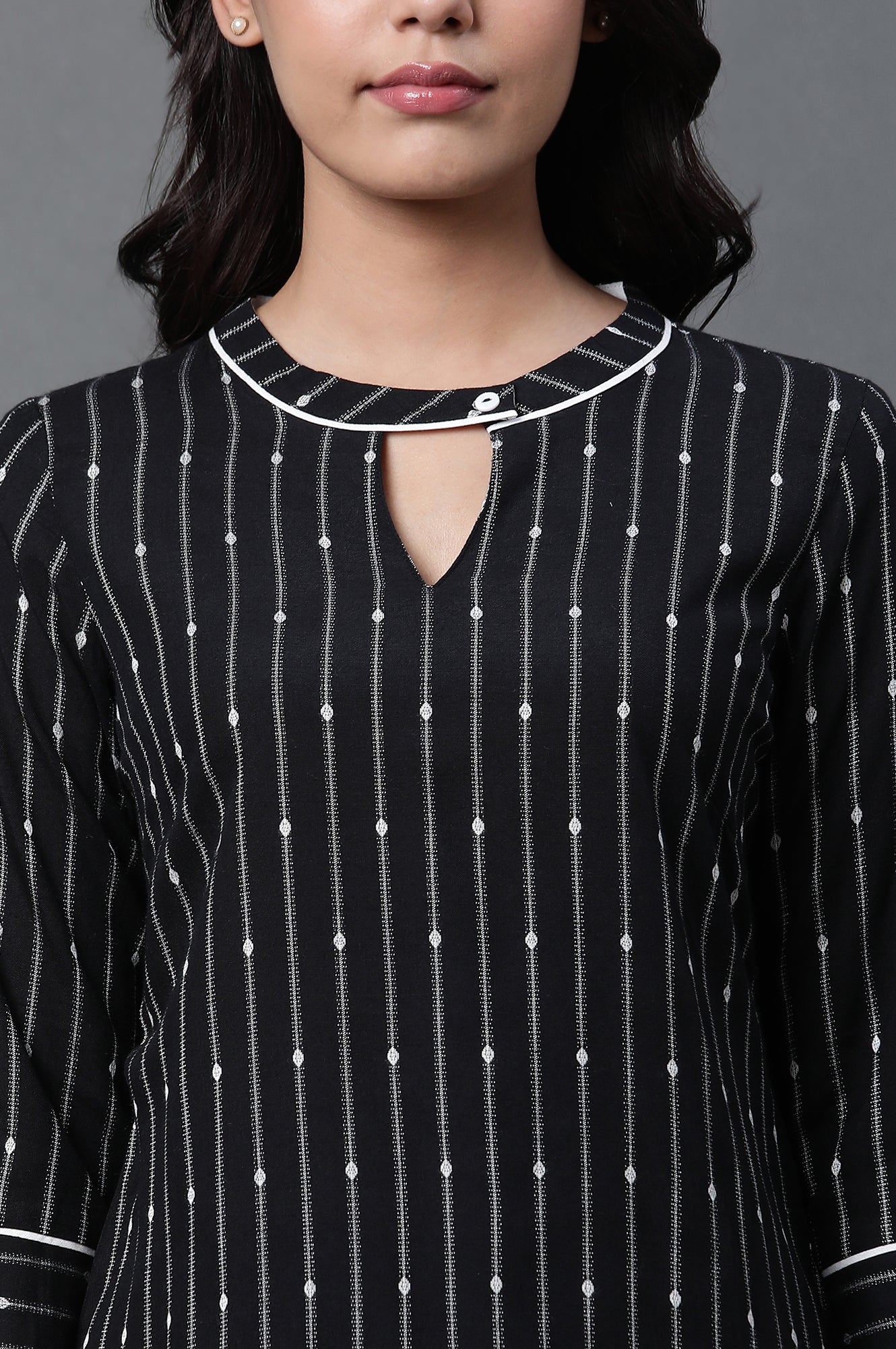 https://cdn.shopify.com/s/files/1/0776/0419/2550/files/23AUAS14960-701933_6.jpg?v=1769749142