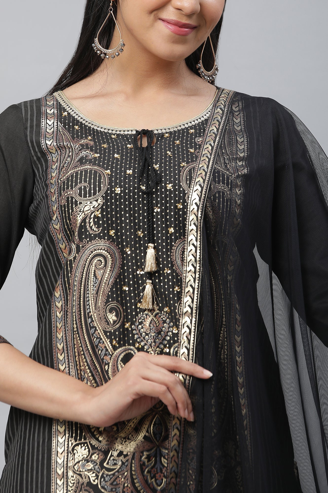 https://cdn.shopify.com/s/files/1/0776/0419/2550/files/23AUD10599-507121_6.jpg?v=1769749077