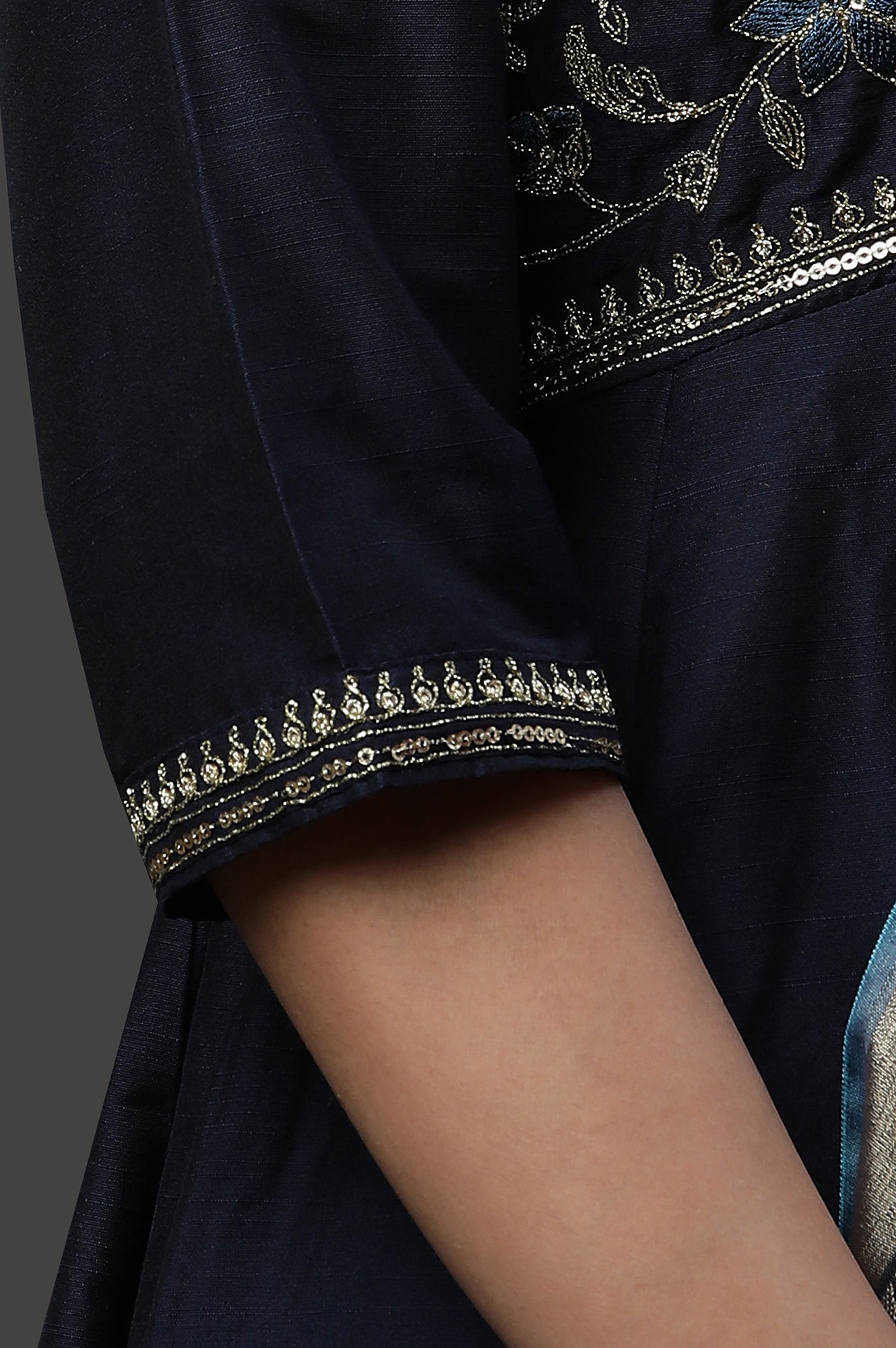 https://cdn.shopify.com/s/files/1/0776/0419/2550/files/23AUD10612-704728_7_fbdbbd55-074d-400b-b37f-af6816c6390a.jpg?v=1769749361