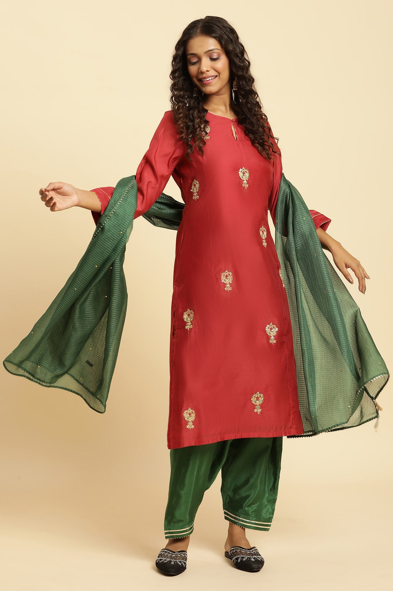 Red Solid Embroidered Dori Straight Chanderi Kurta