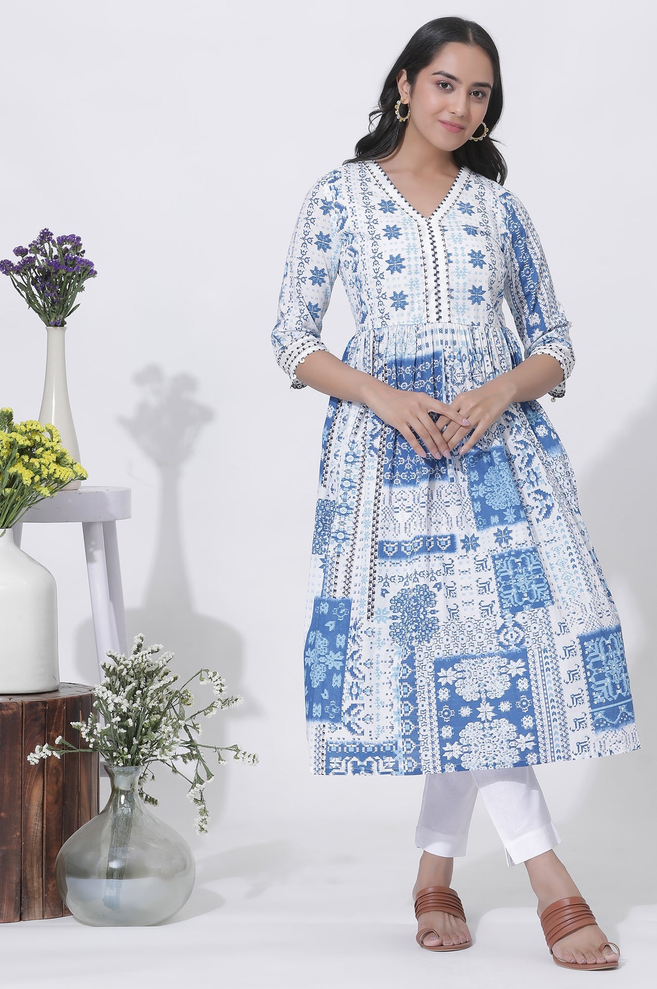 https://cdn.shopify.com/s/files/1/0776/0419/2550/files/23AUWS19904-121910_2.jpg?v=1721925315