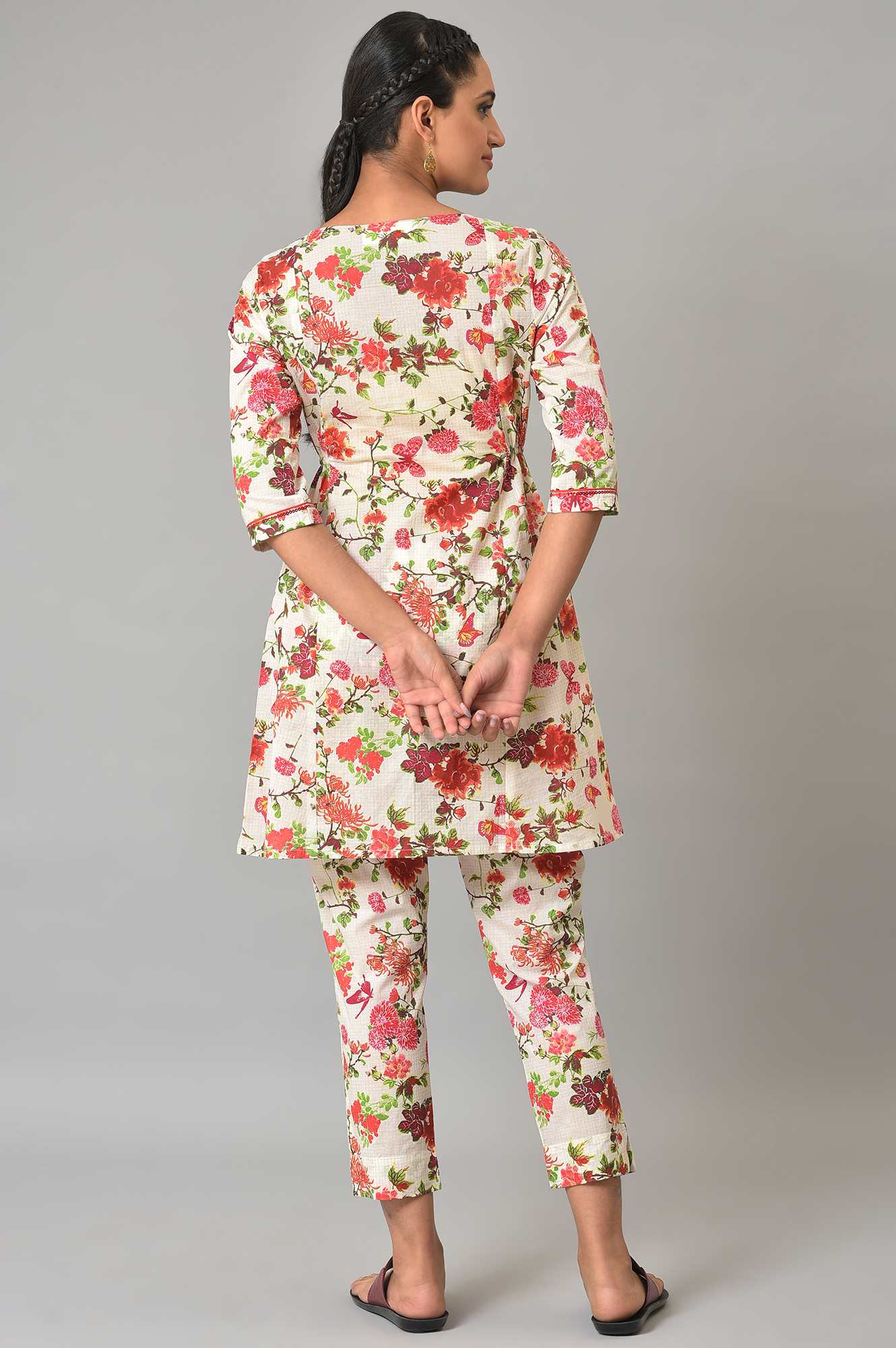 https://cdn.shopify.com/s/files/1/0776/0419/2550/files/23FEAS13885-506952_2.jpg?v=1769756015