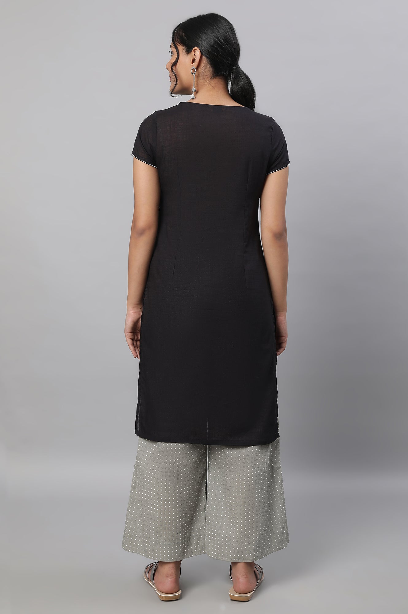 https://cdn.shopify.com/s/files/1/0776/0419/2550/files/23FEAS14251SS-604577_2.jpg?v=1769750810