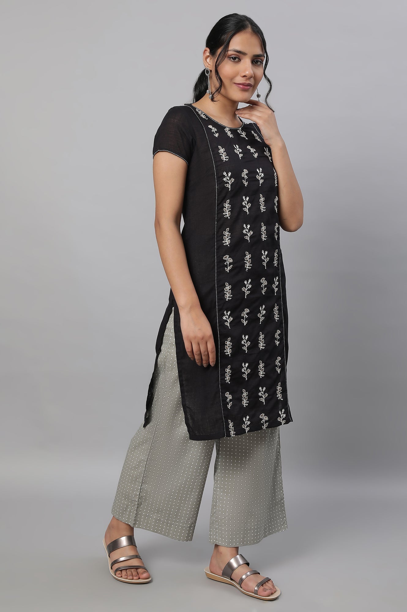https://cdn.shopify.com/s/files/1/0776/0419/2550/files/23FEAS14251SS-604577_4.jpg?v=1769750810