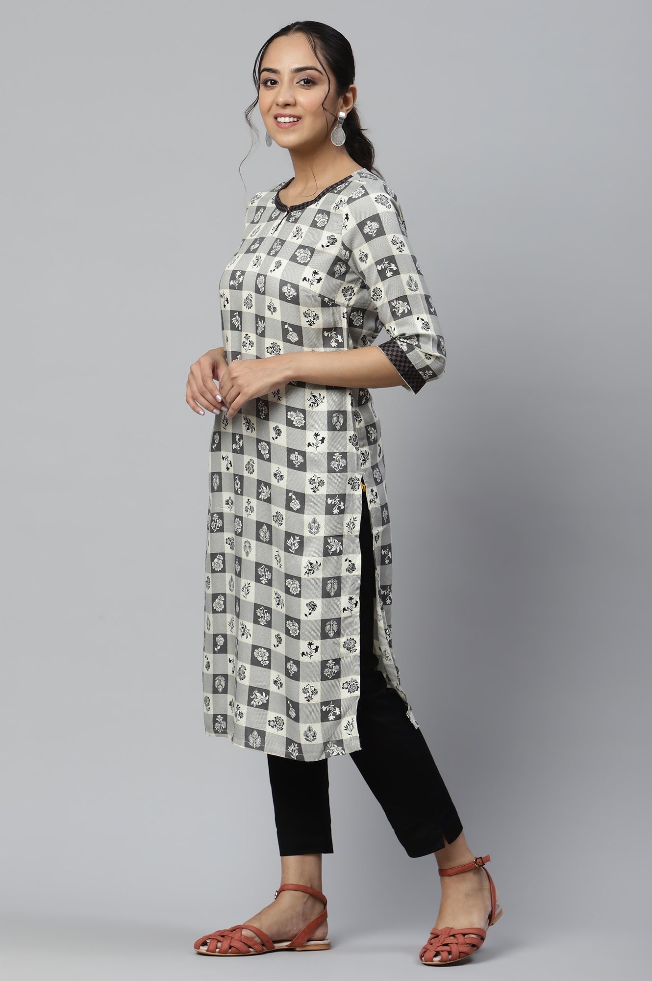 https://cdn.shopify.com/s/files/1/0776/0419/2550/files/23FEAS14262-504125_3.jpg?v=1769749652