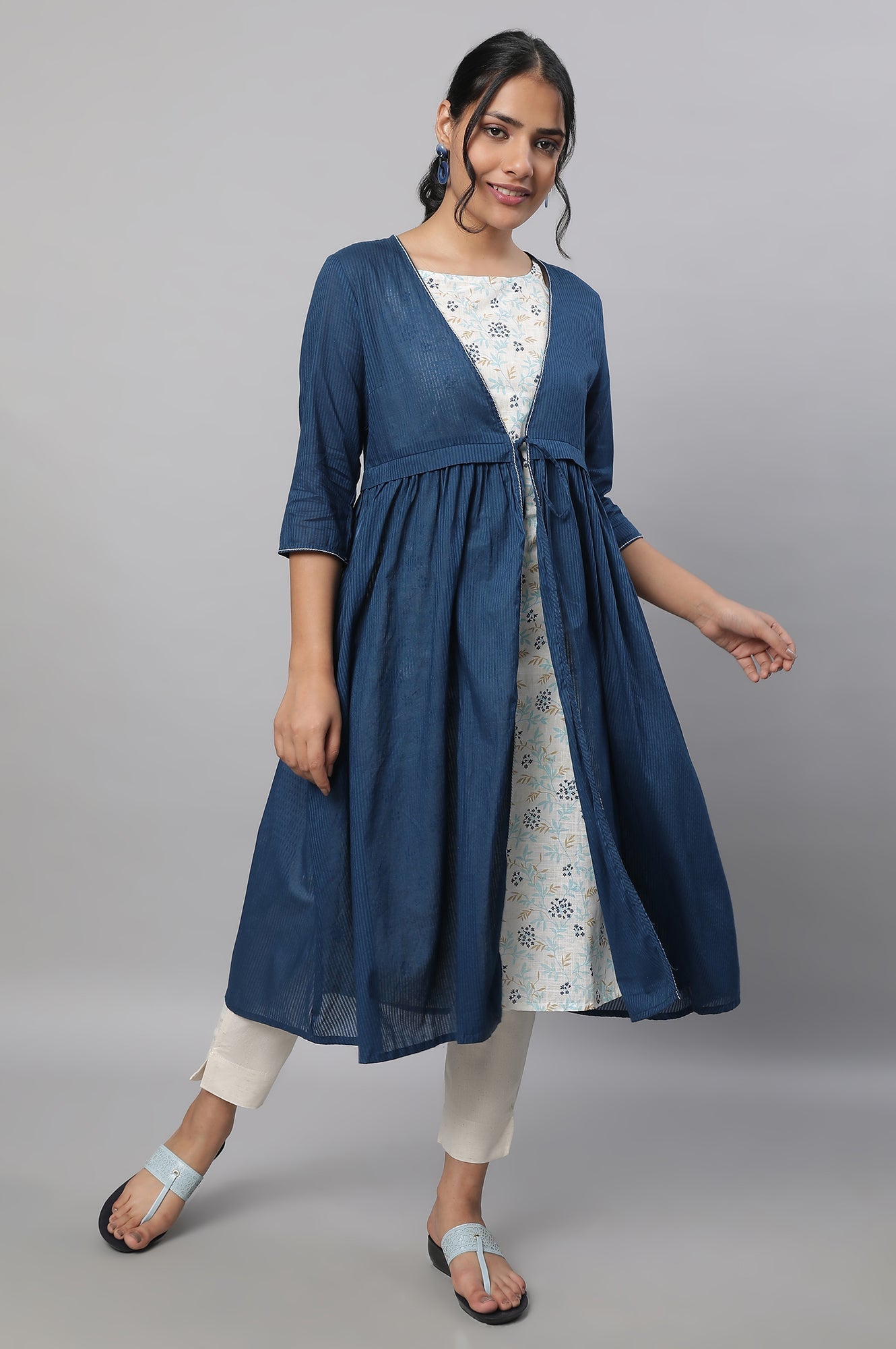 https://cdn.shopify.com/s/files/1/0776/0419/2550/files/23FEAS14271-604589_5.jpg?v=1769751798
