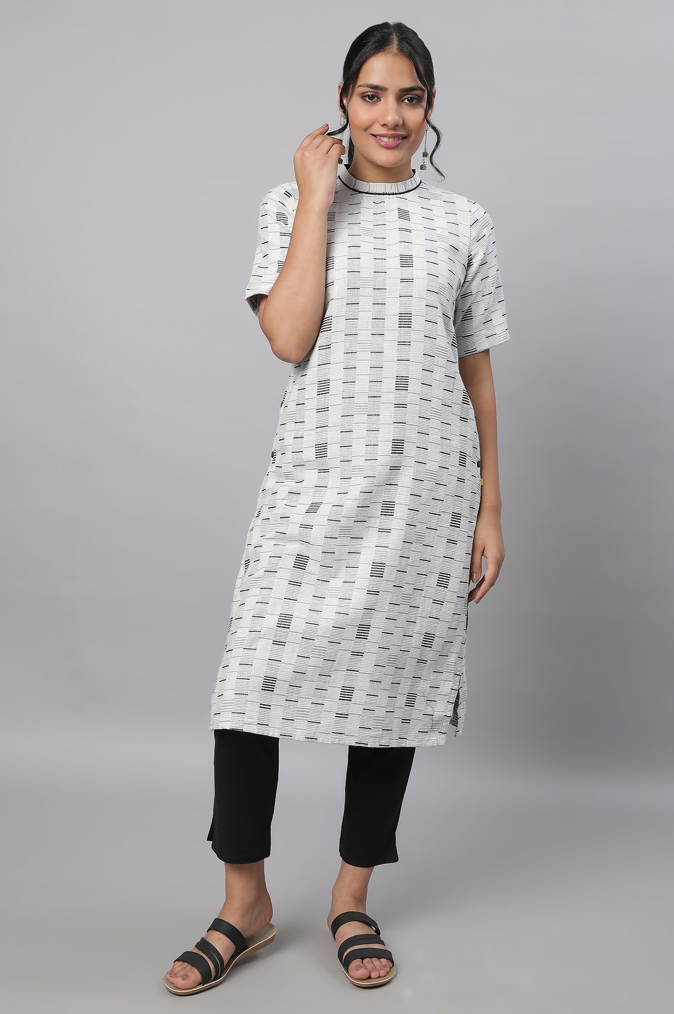https://cdn.shopify.com/s/files/1/0776/0419/2550/files/23FEAS14281-701920_5.jpg?v=1769753993