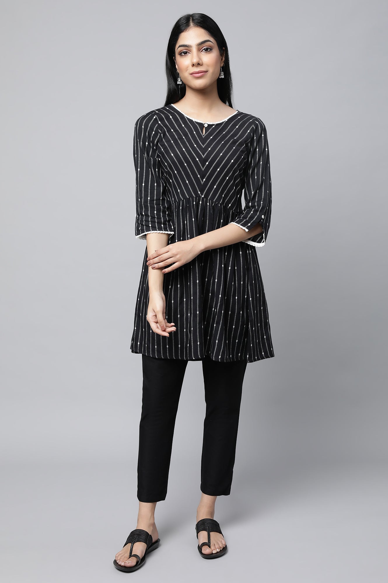 https://cdn.shopify.com/s/files/1/0776/0419/2550/files/23FEAS30379-701933_1.jpg?v=1769749020