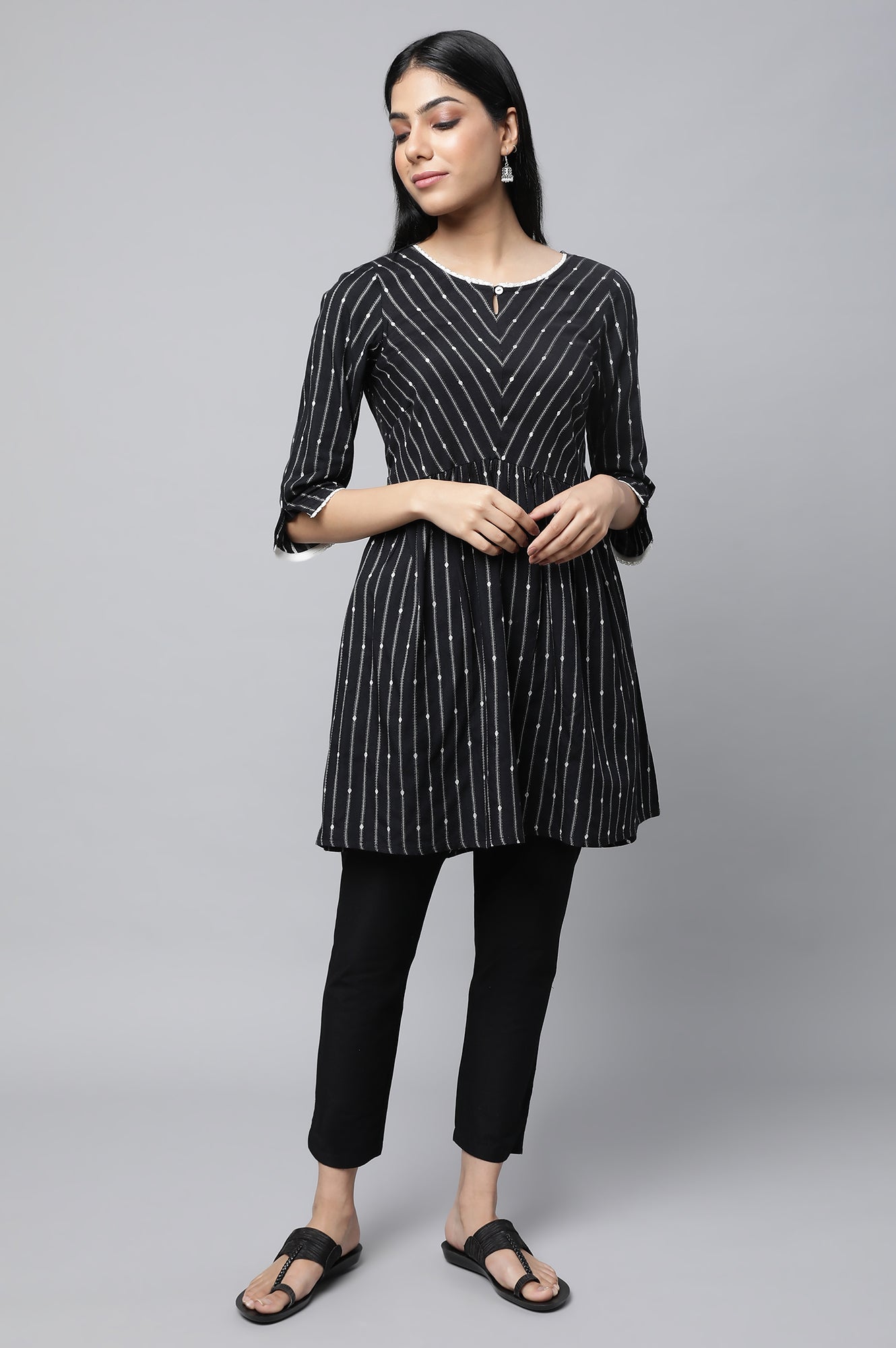 https://cdn.shopify.com/s/files/1/0776/0419/2550/files/23FEAS30379-701933_5.jpg?v=1769749020