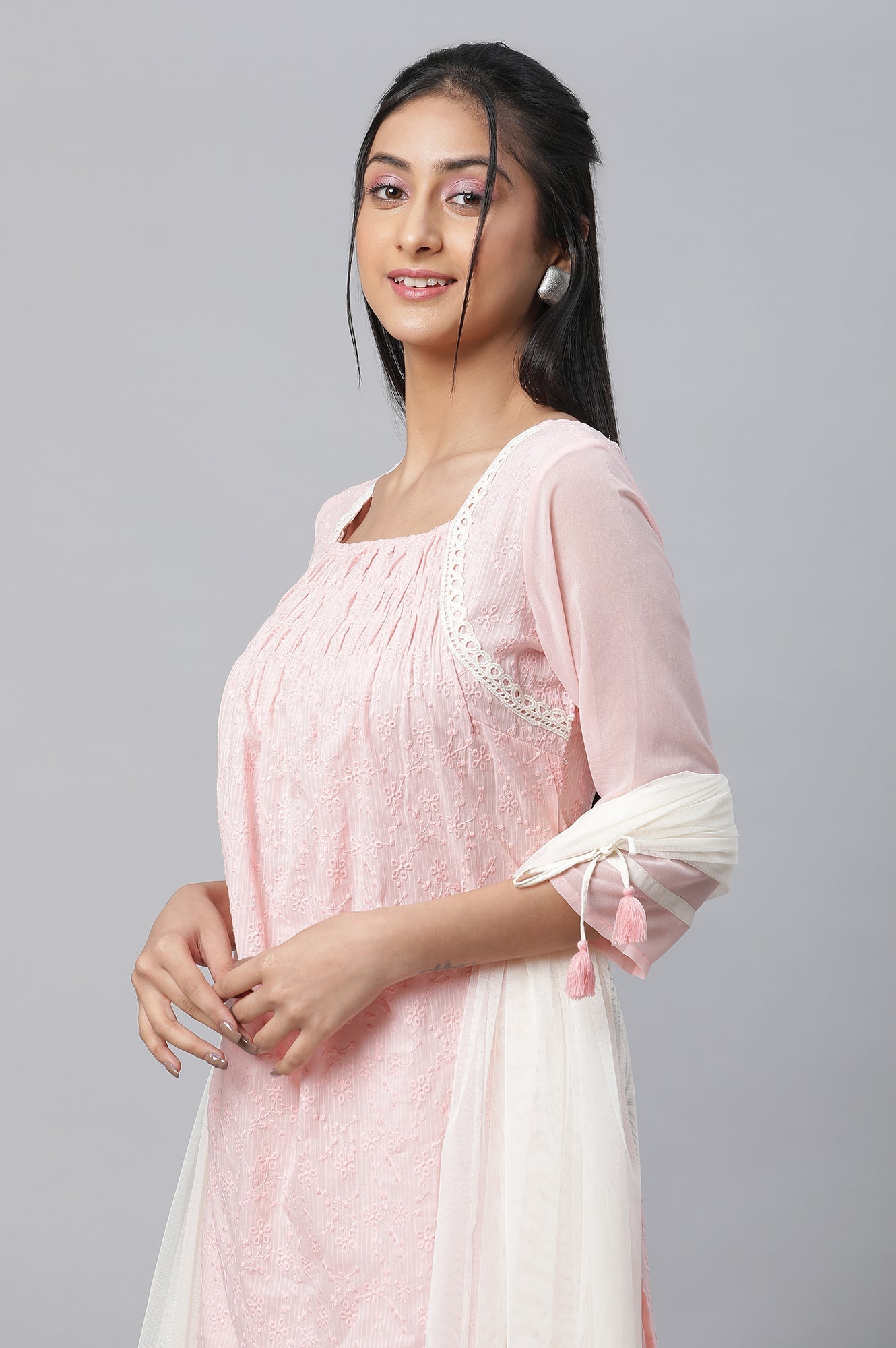 https://cdn.shopify.com/s/files/1/0776/0419/2550/files/23FED10562-605480_6.jpg?v=1769755343