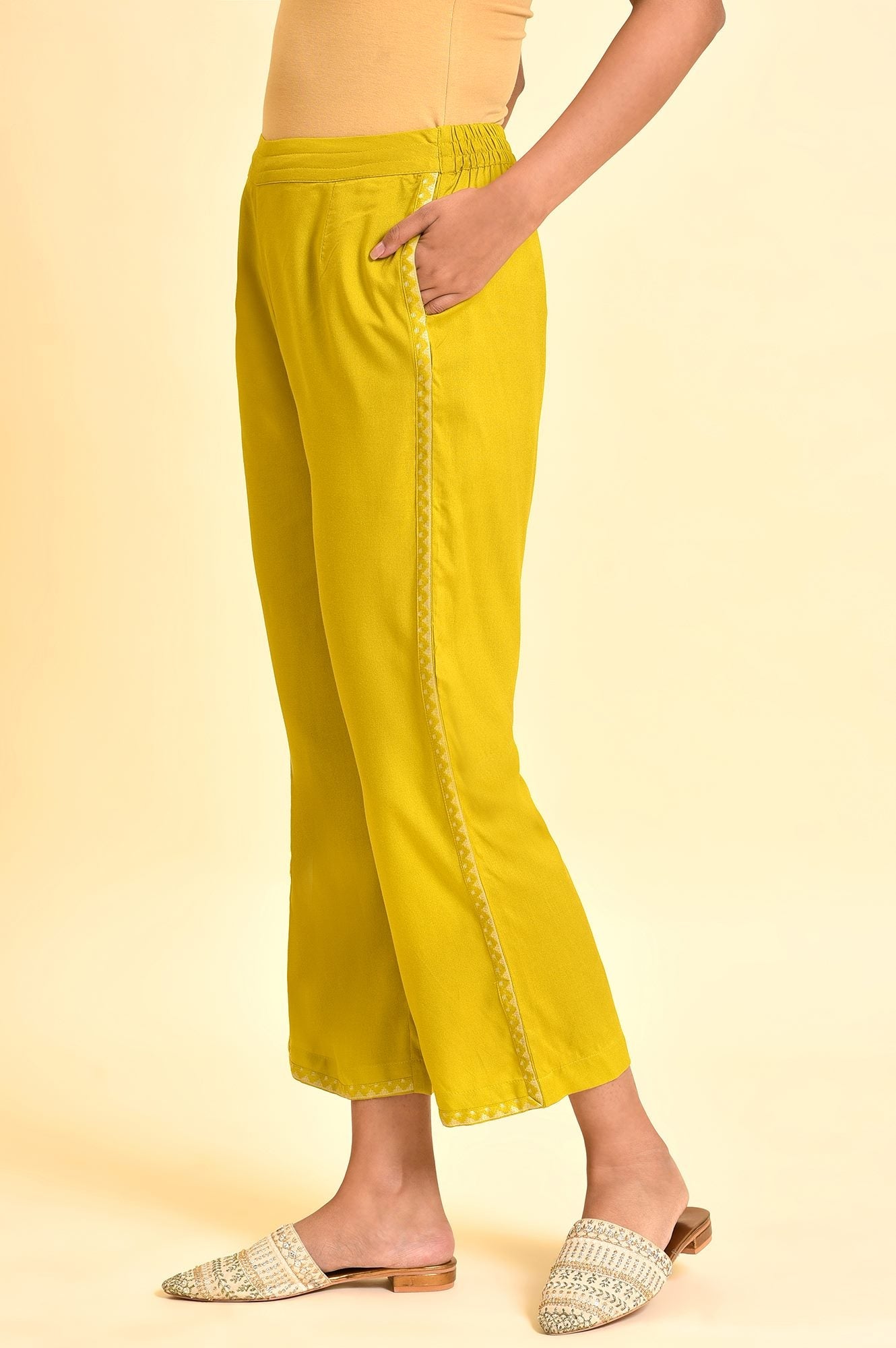 Red Geometric Printed Straight Kurta with Straight pant Set