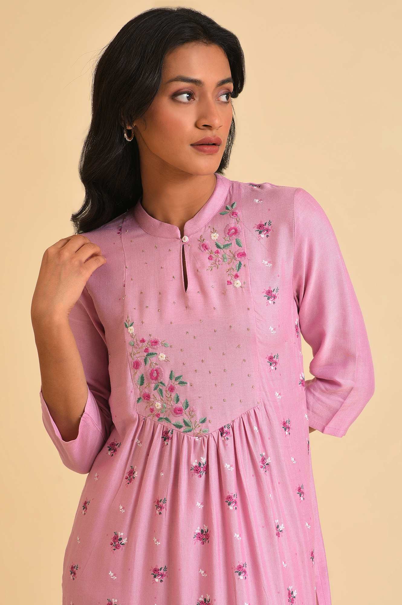 Ecru Embroidered kurta & Pants Set