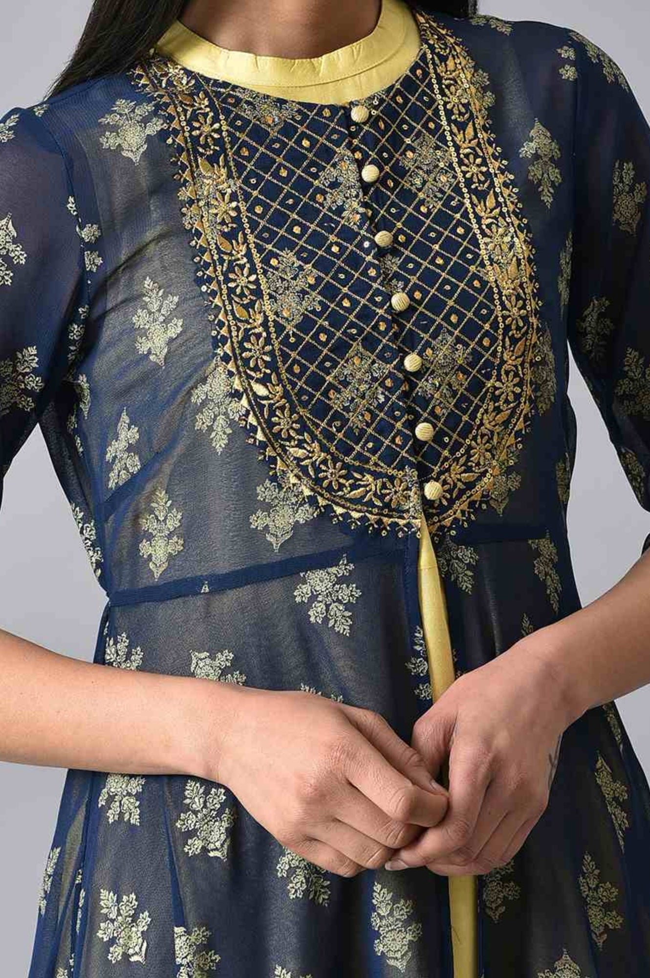 https://cdn.shopify.com/s/files/1/0776/0419/2550/files/23ONAS14146-503751_3_3617e5fe-e56c-49fe-925c-f34589d6af7f.jpg?v=1769751440