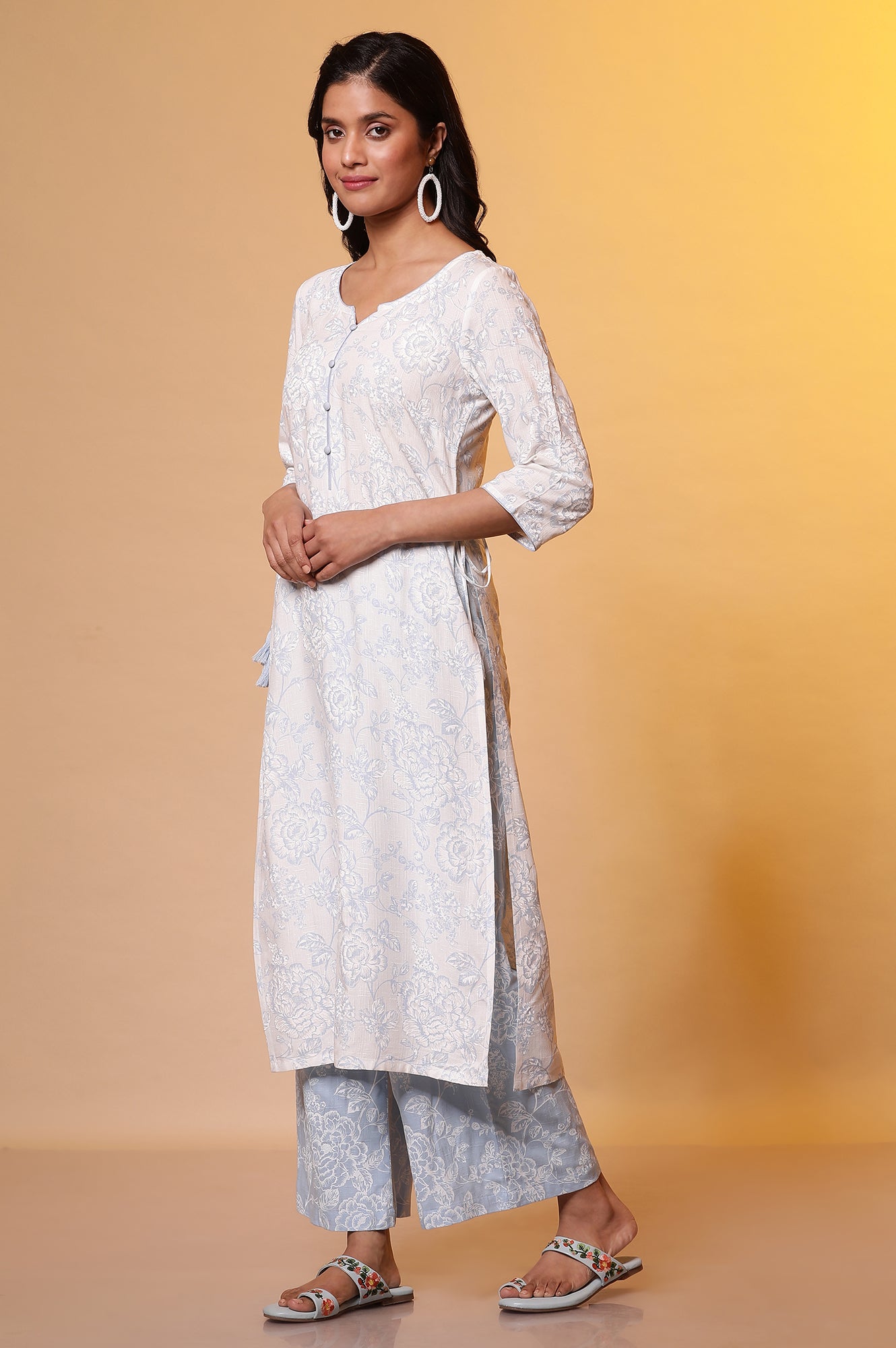 https://cdn.shopify.com/s/files/1/0776/0419/2550/files/24FEAS14790-507894_3.jpg?v=1769757235