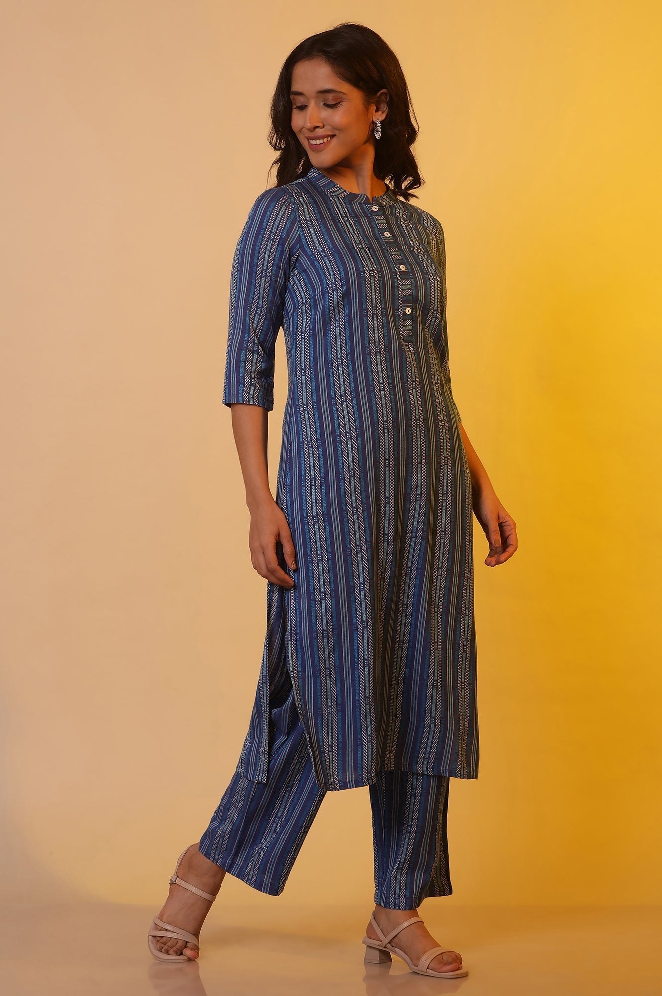 https://cdn.shopify.com/s/files/1/0776/0419/2550/files/24FEAS14837-704594_5.jpg?v=1769748711