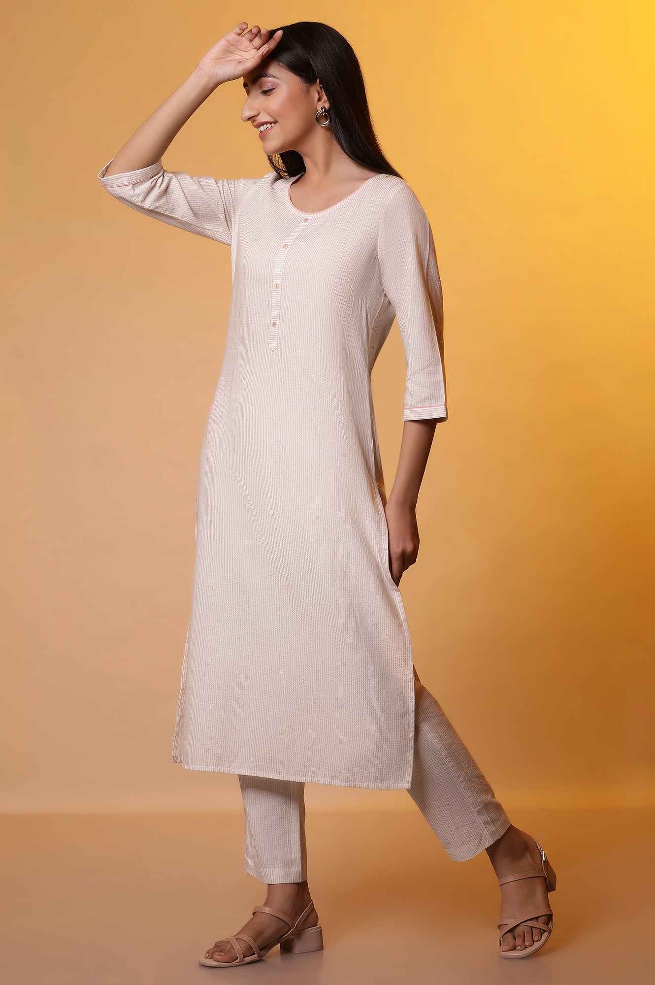 https://cdn.shopify.com/s/files/1/0776/0419/2550/files/24FEAS14844-702002_3_e92dc1da-24cd-45c7-b7e8-fac4a0e9ebcb.jpg?v=1769748924