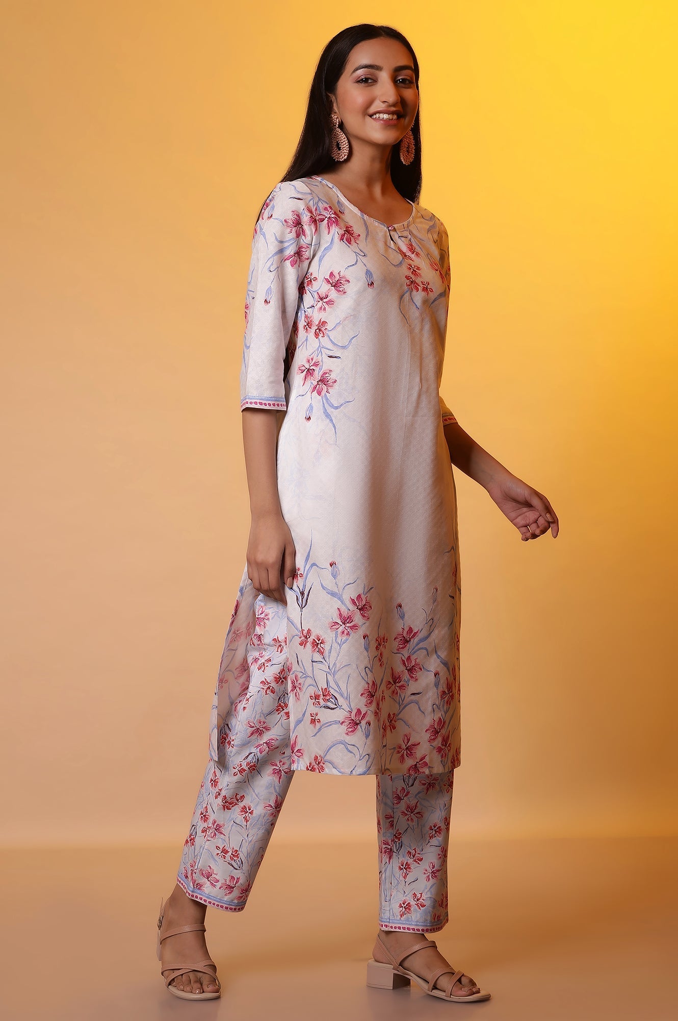 https://cdn.shopify.com/s/files/1/0776/0419/2550/files/24FEAS14912-508051_5.jpg?v=1769757250