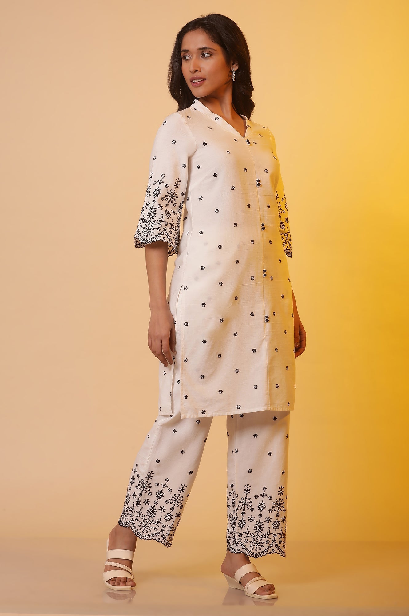 https://cdn.shopify.com/s/files/1/0776/0419/2550/files/24FEAS14971-E606936_5.jpg?v=1769757392