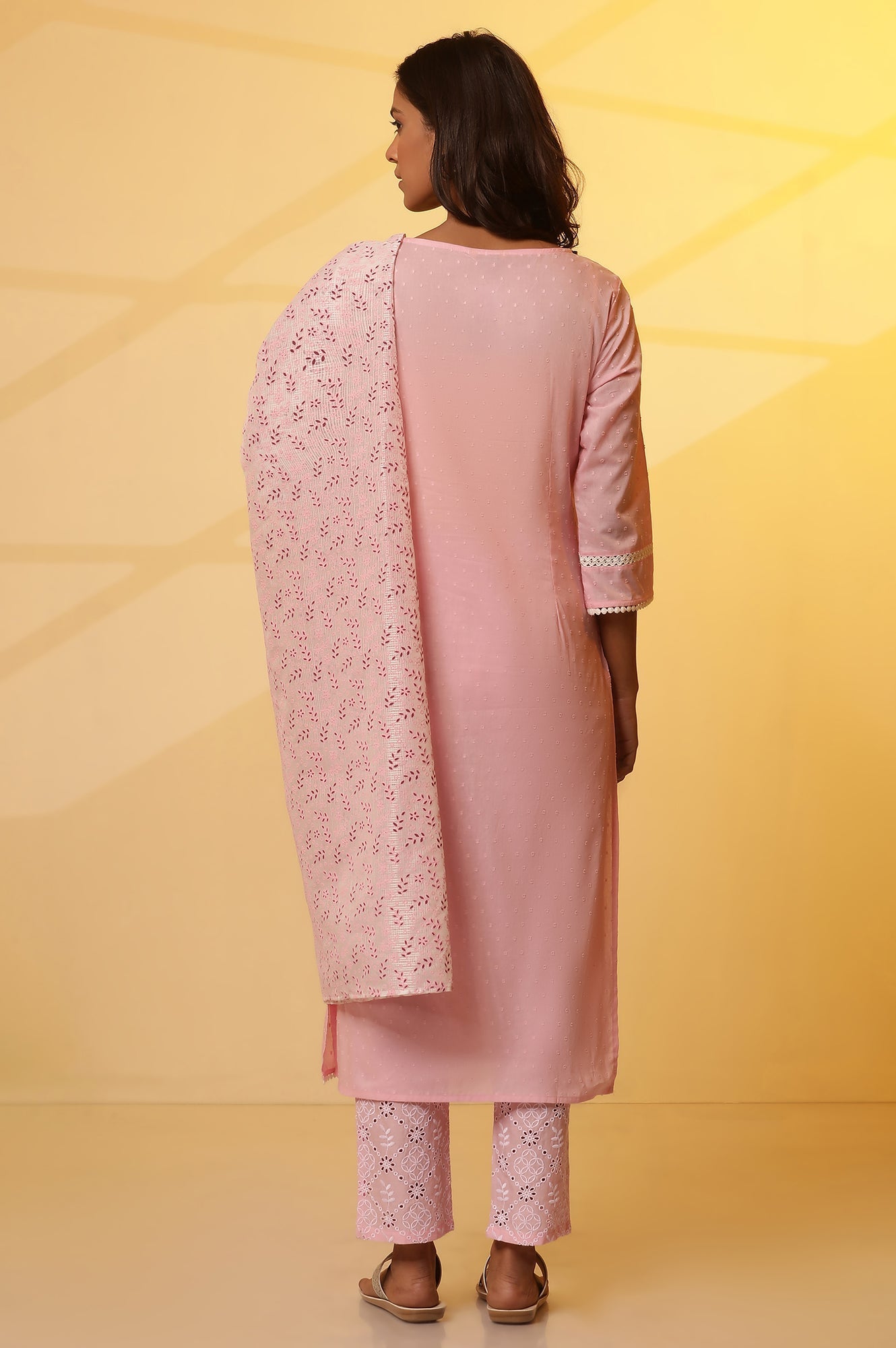 https://cdn.shopify.com/s/files/1/0776/0419/2550/files/24FEAS14981-606945_4.jpg?v=1769750328