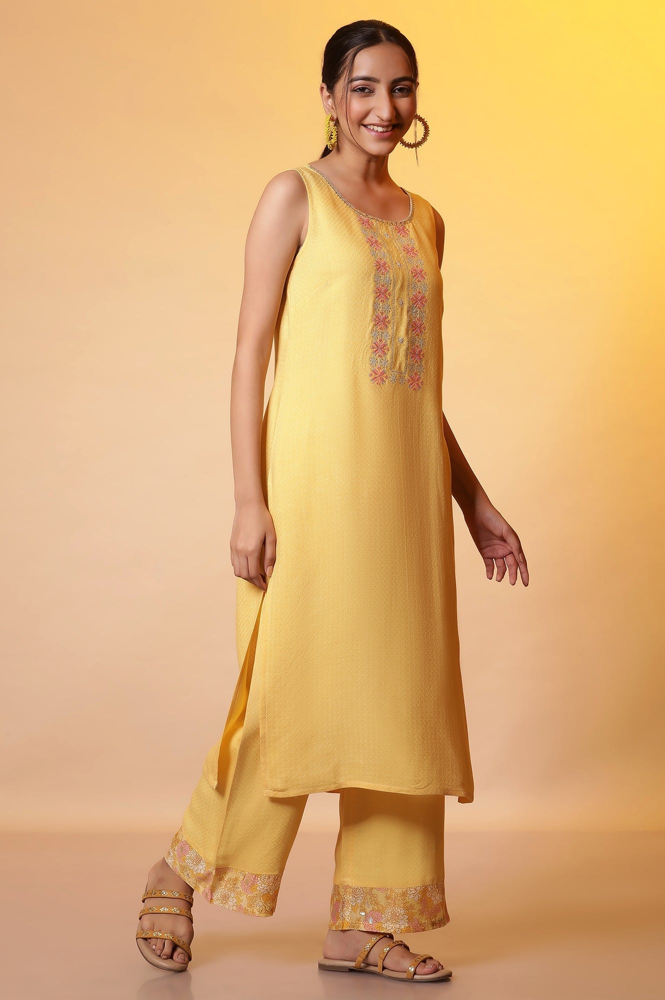 https://cdn.shopify.com/s/files/1/0776/0419/2550/files/24FEAS15055-606990_5.jpg?v=1769758096