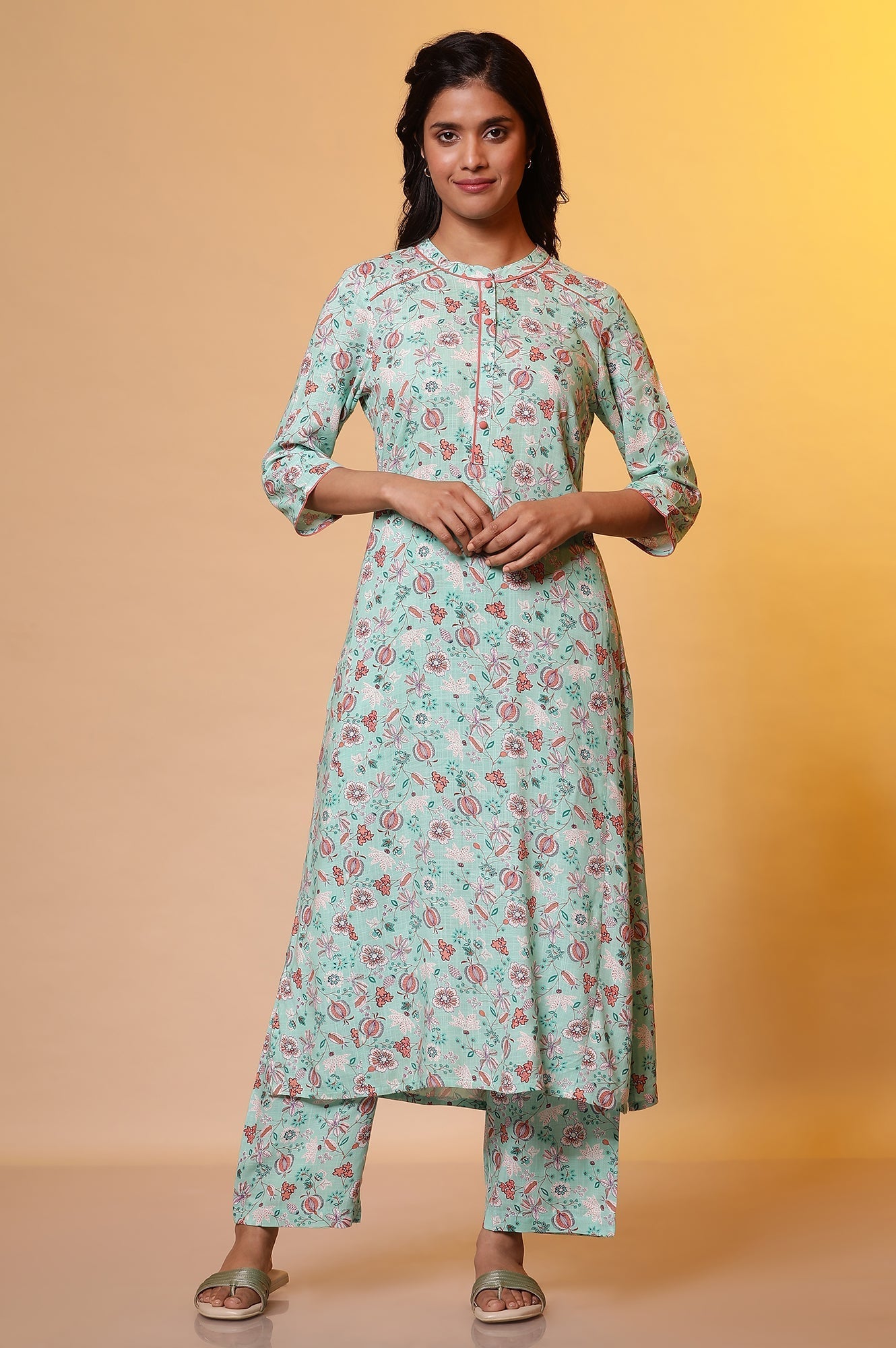 https://cdn.shopify.com/s/files/1/0776/0419/2550/files/24FEAS15149-508018_2.jpg?v=1769748344