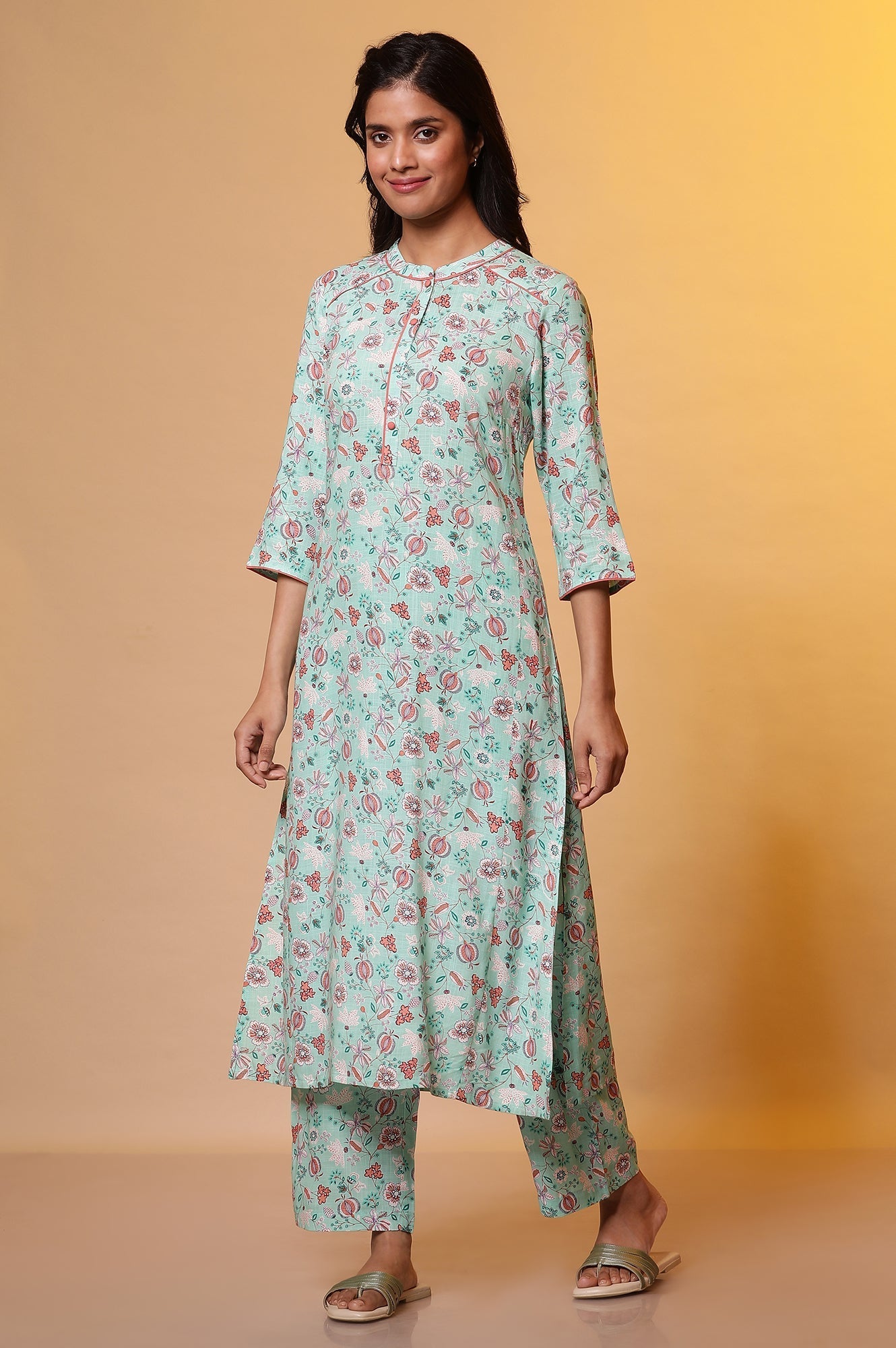 https://cdn.shopify.com/s/files/1/0776/0419/2550/files/24FEAS15149-508018_3.jpg?v=1769748344