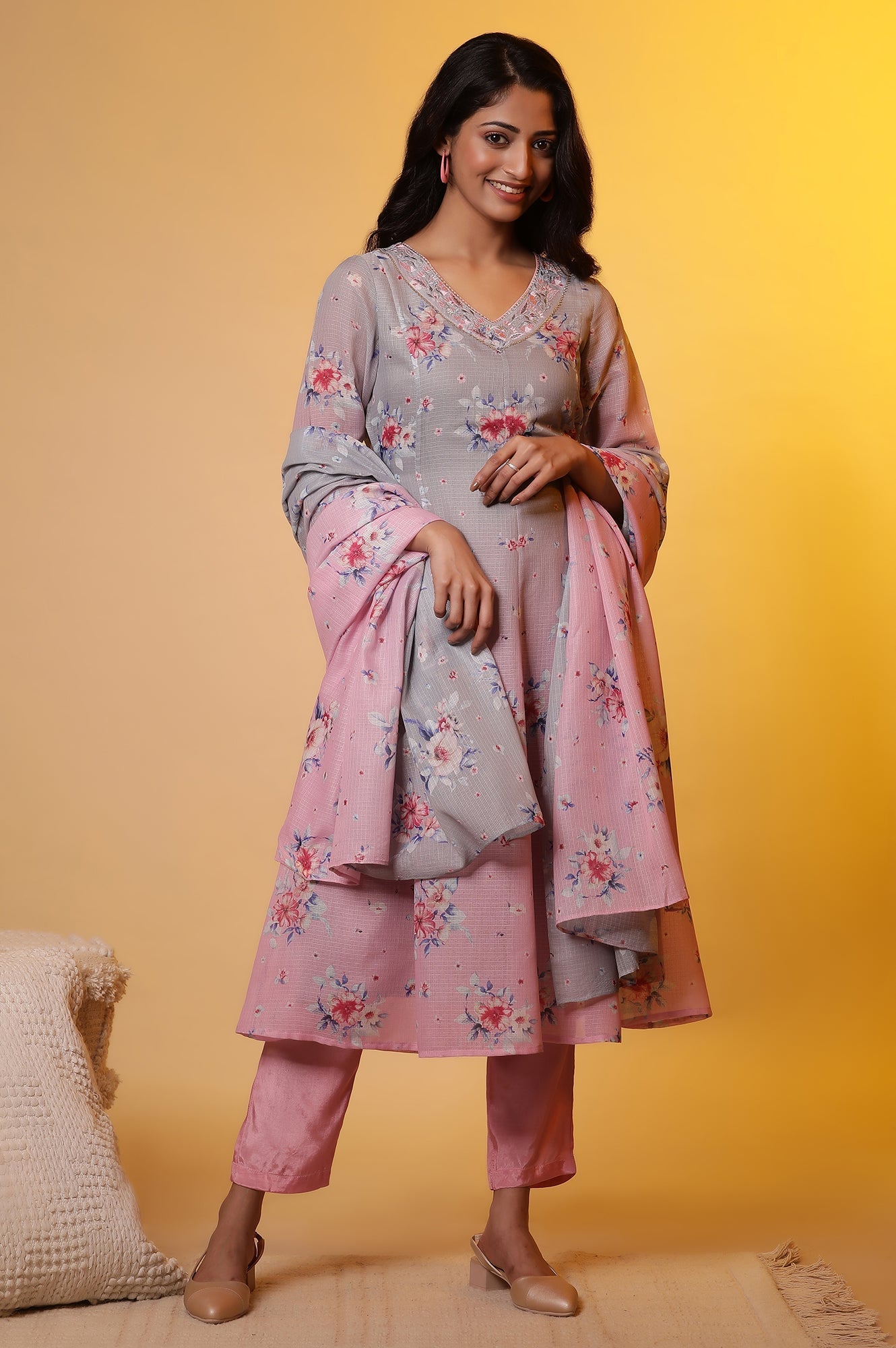 https://cdn.shopify.com/s/files/1/0776/0419/2550/files/24FEAS15221-508261_1_359fbac6-93c6-4331-a93e-00d34e81a238.jpg?v=1769749590