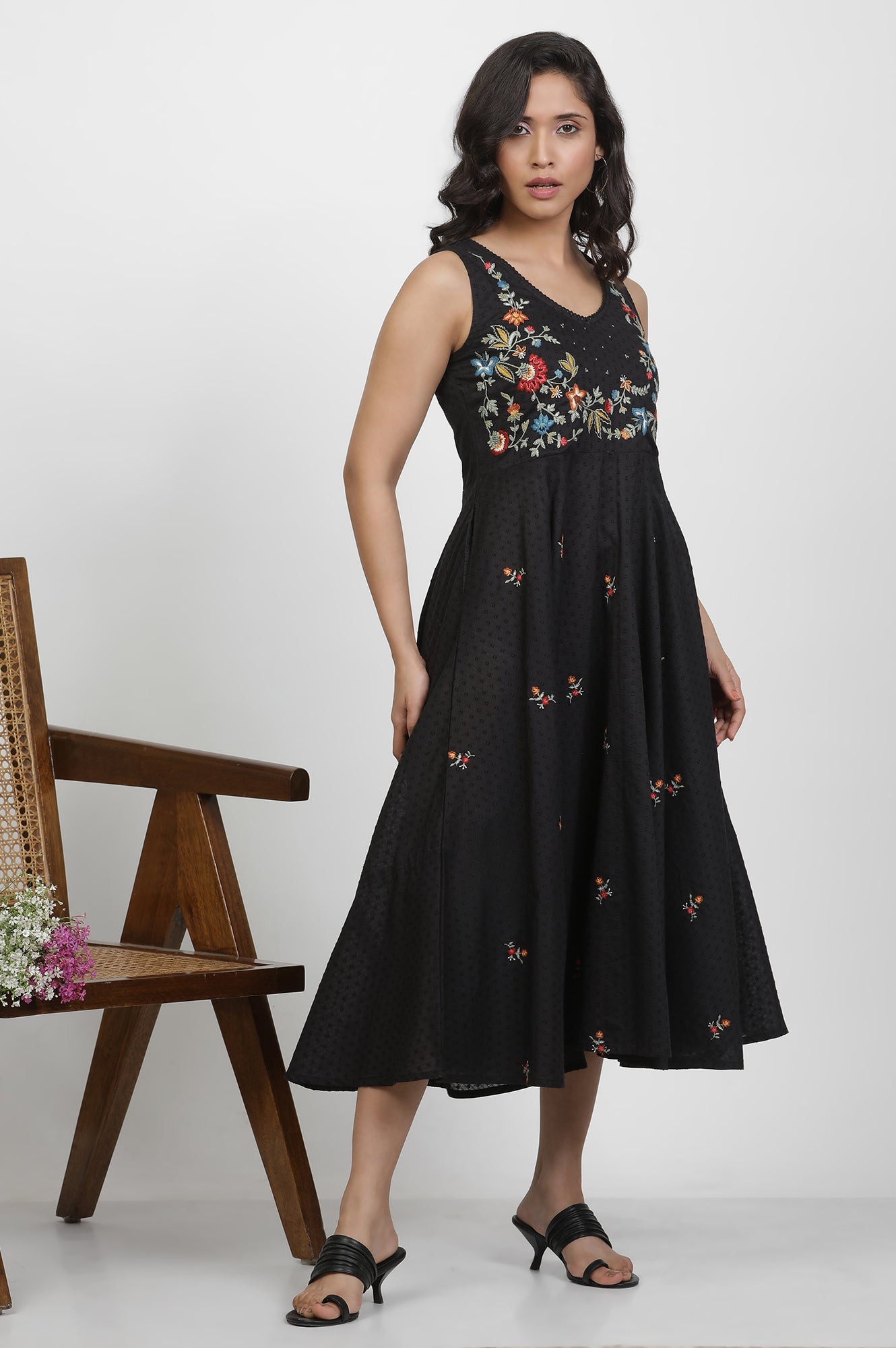 Black Cotton Sleeveless Dress With Embroidery