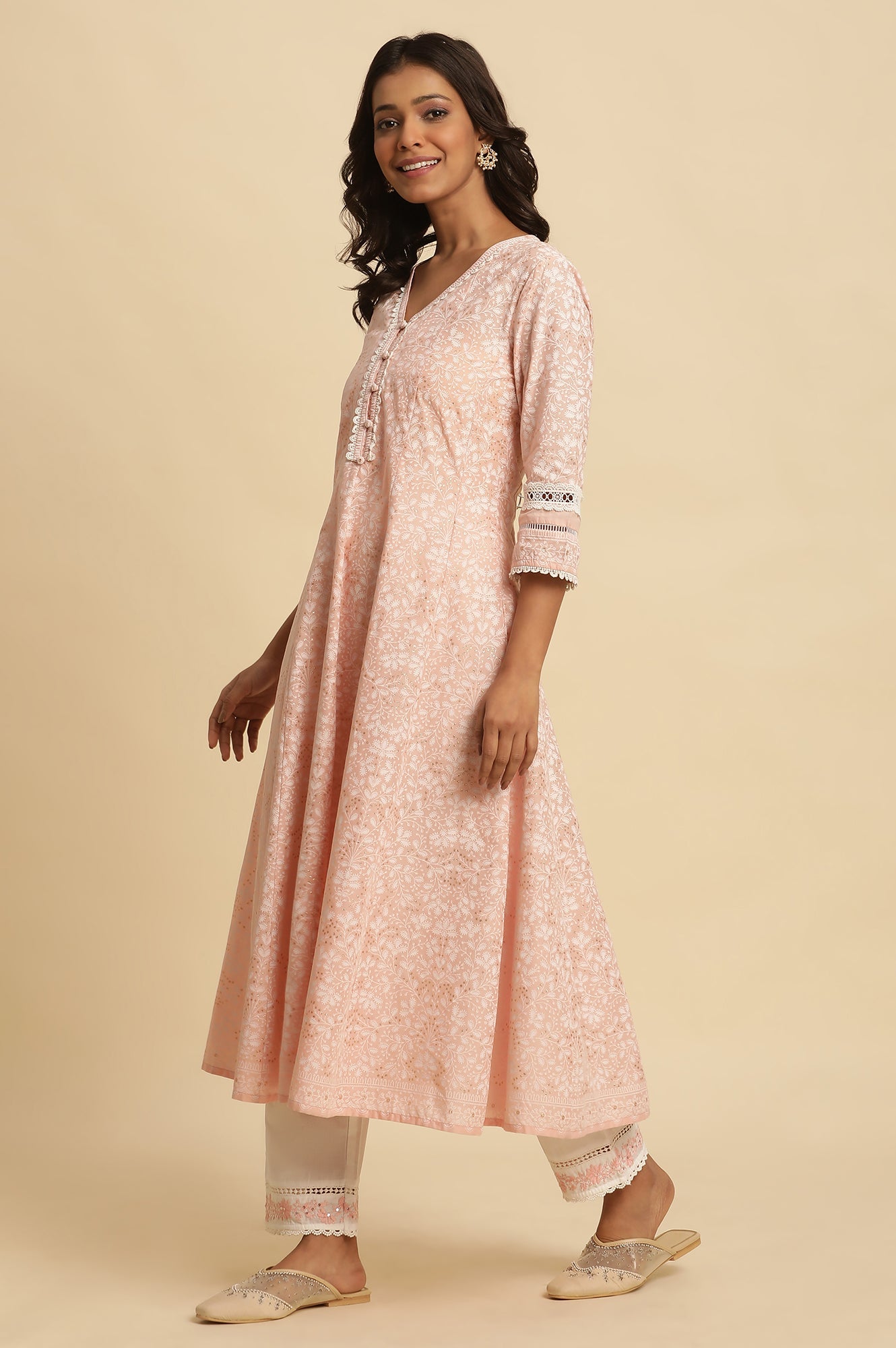 Light Pink Panelled Printed Kurta, Pants And Dupatta Set