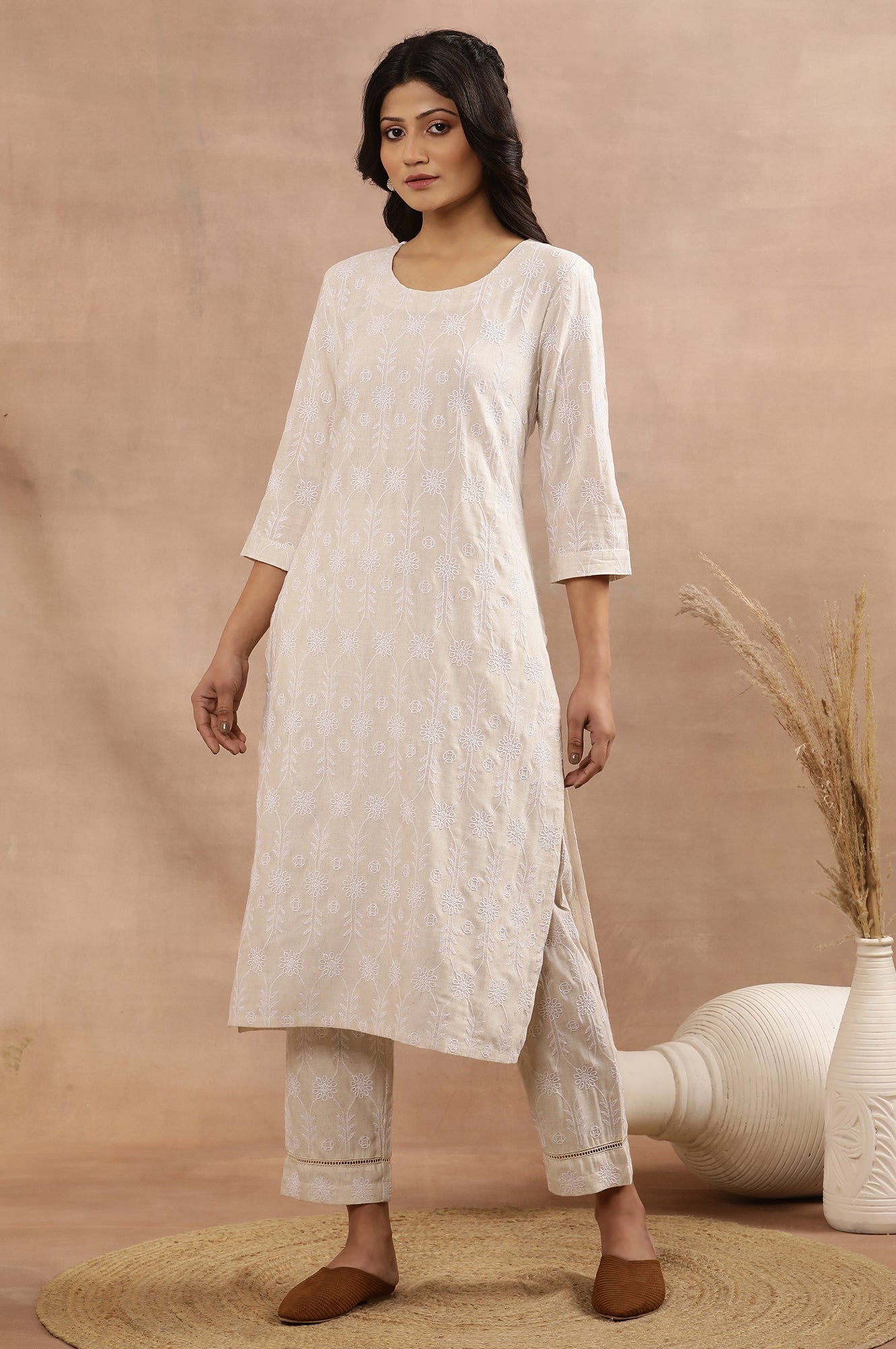 https://cdn.shopify.com/s/files/1/0776/0419/2550/files/24FEWS11148-400367_3_9a637ff4-470b-4f1b-9bed-0444ede5e7f5.jpg?v=1723894468