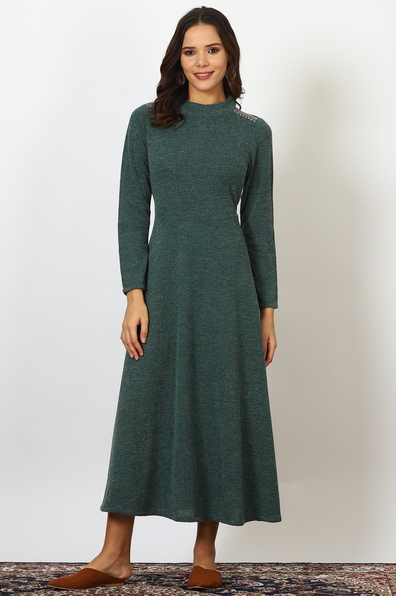 Green Solid Metallic Hardware Flarred Dresses