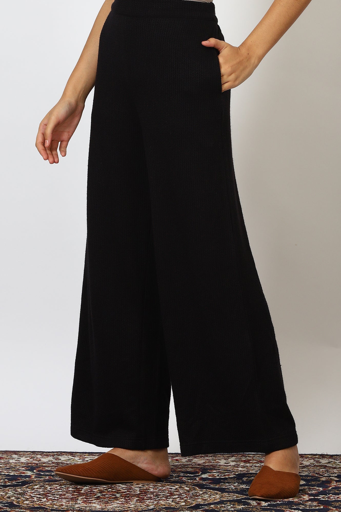 https://cdn.shopify.com/s/files/1/0776/0419/2550/files/24NOW63097-314154_2.jpg?v=1737464344