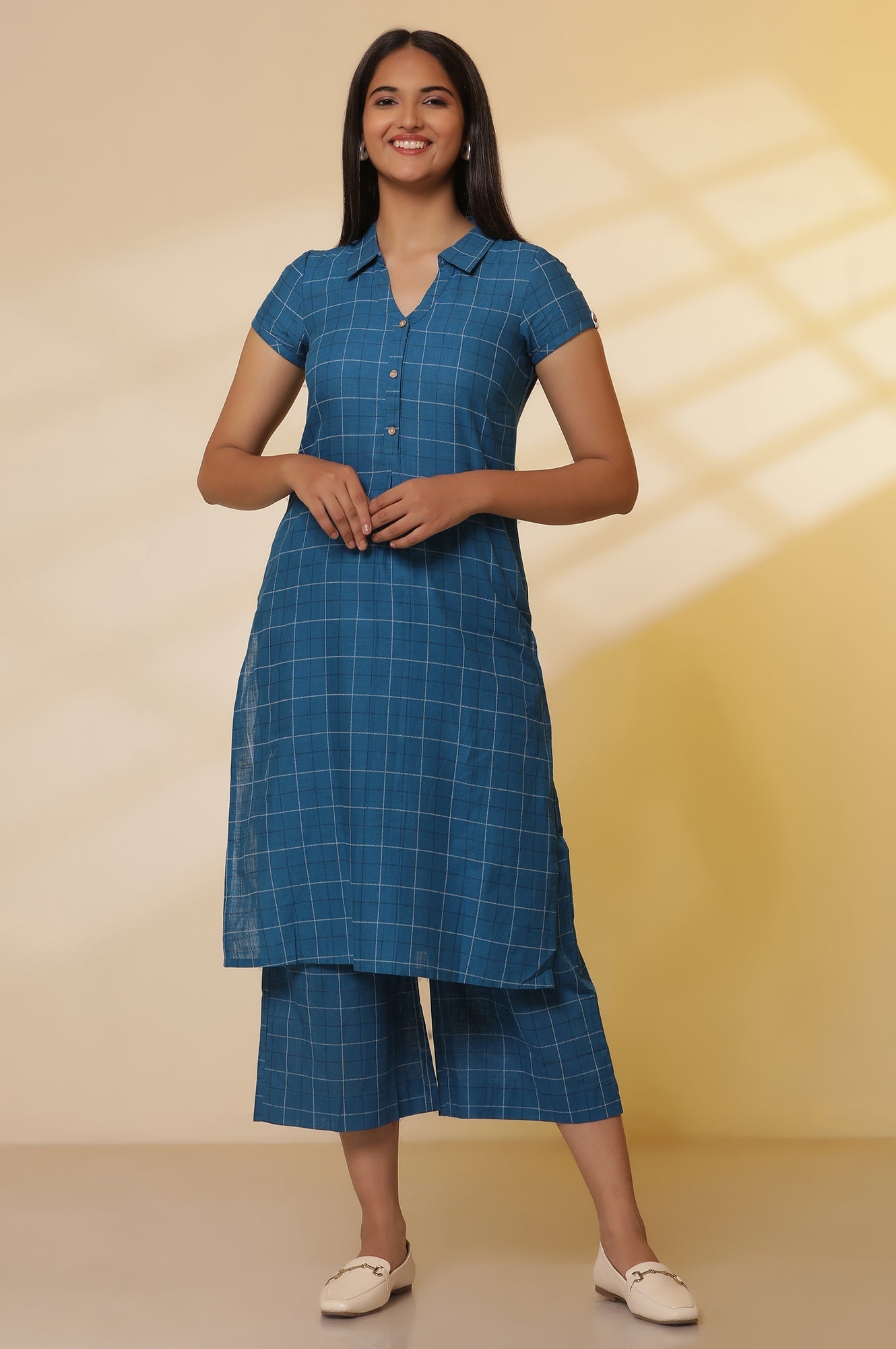 https://cdn.shopify.com/s/files/1/0776/0419/2550/files/24ONAS13350SS-504129_2.jpg?v=1769761629