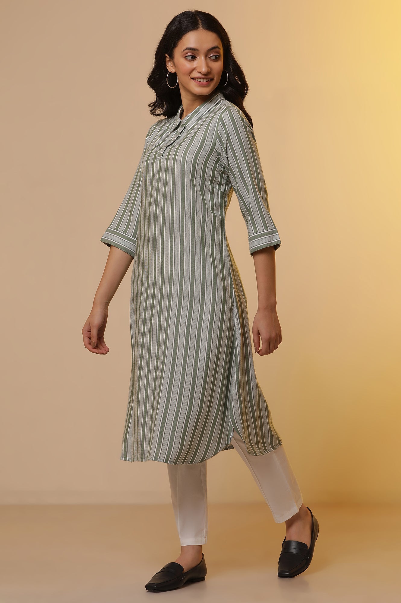 https://cdn.shopify.com/s/files/1/0776/0419/2550/files/24ONAS13438-704100_3.jpg?v=1769749529