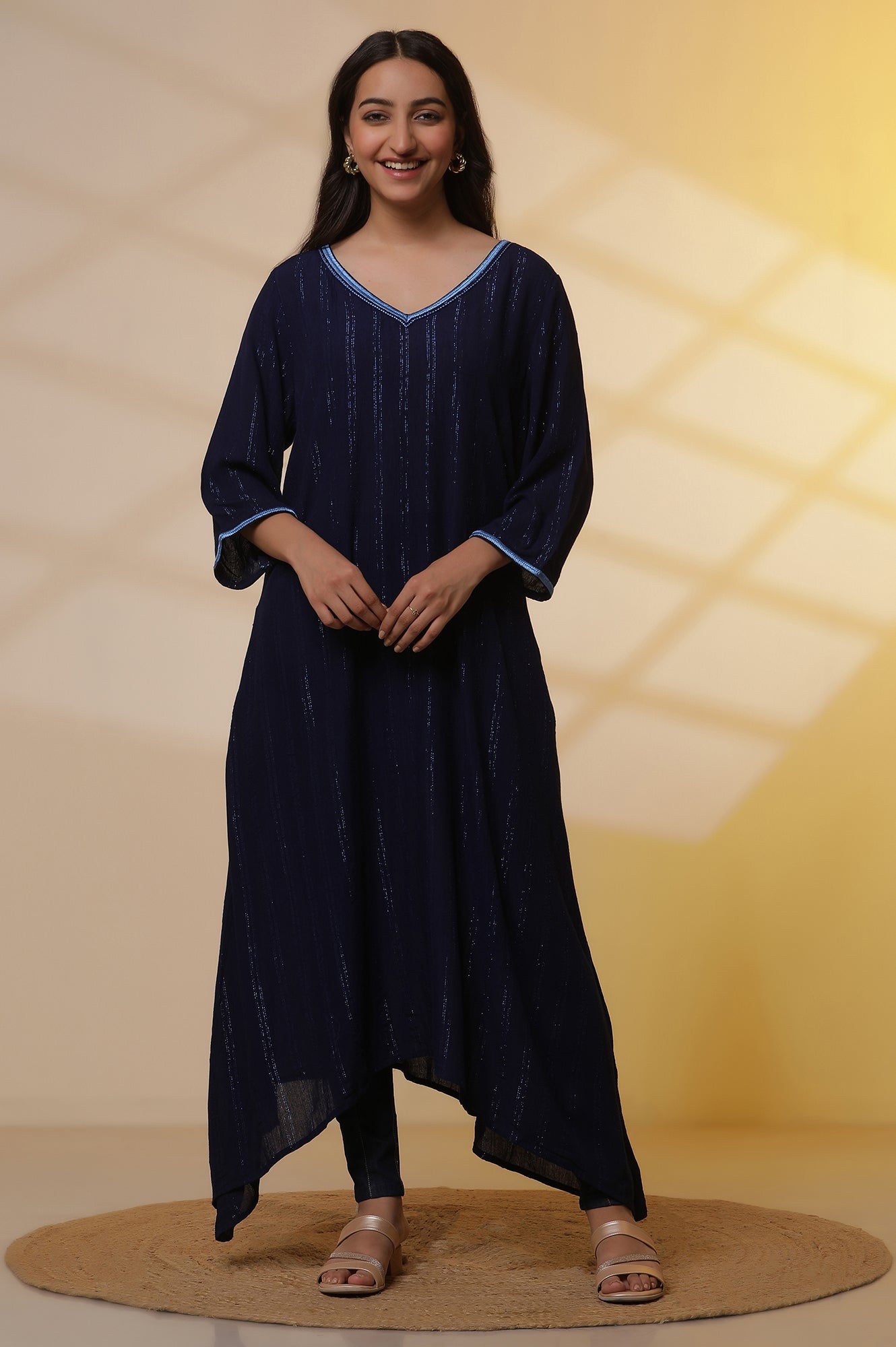 https://cdn.shopify.com/s/files/1/0776/0419/2550/files/24ONAS14303-704167_1.jpg?v=1769749372