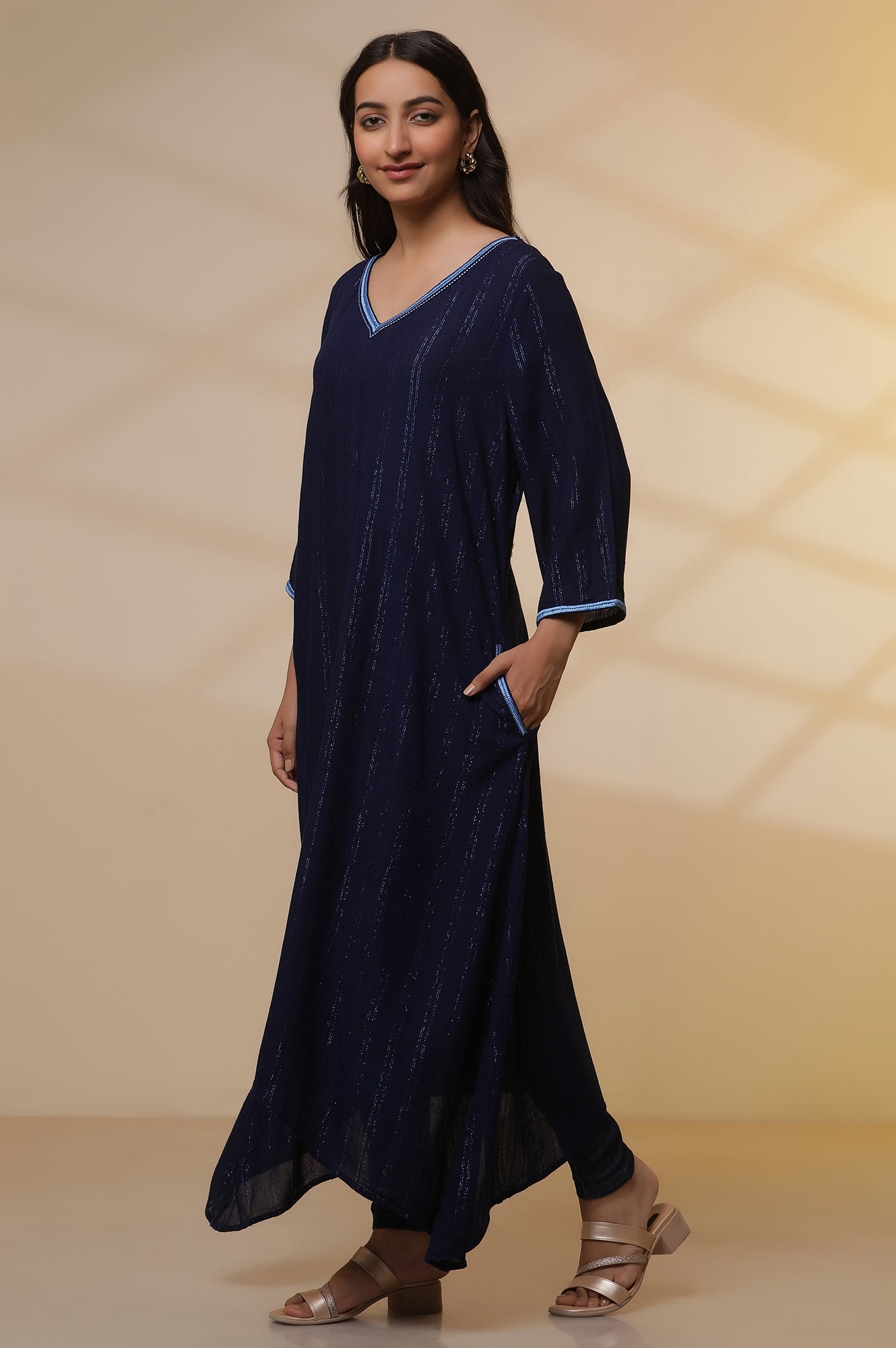 https://cdn.shopify.com/s/files/1/0776/0419/2550/files/24ONAS14303-704167_3.jpg?v=1769749372